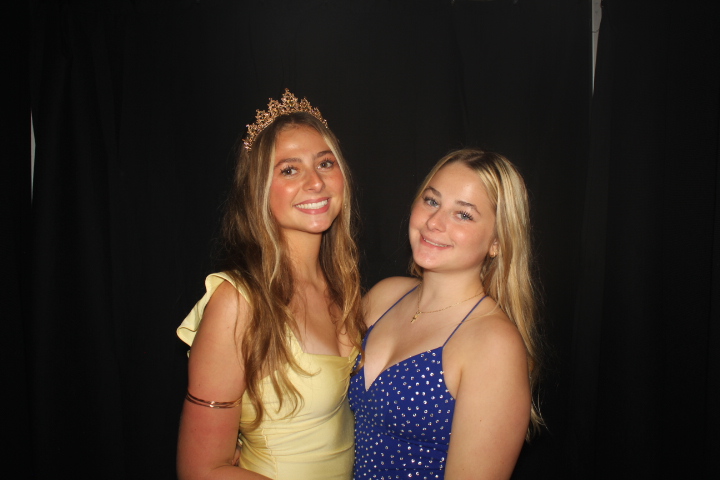 LMHS Homecoming Booth 2 | View more photos from the event at gallery.photoboothcincy.com/u/PhotoBoothCincy/LMHS-Homecoming-Booth-2