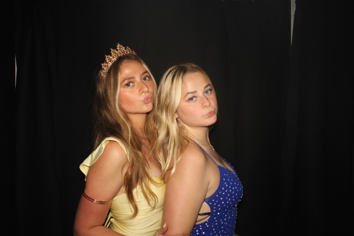 LMHS Homecoming Booth 2 | View more photos from the event at gallery.photoboothcincy.com/u/PhotoBoothCincy/LMHS-Homecoming-Booth-2