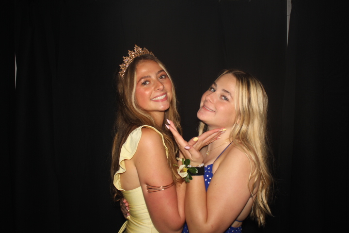 LMHS Homecoming Booth 2 | View more photos from the event at gallery.photoboothcincy.com/u/PhotoBoothCincy/LMHS-Homecoming-Booth-2