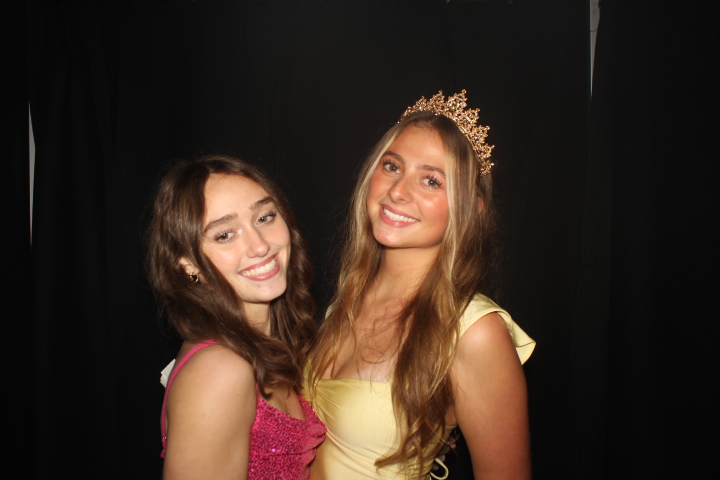 LMHS Homecoming Booth 2 | View more photos from the event at gallery.photoboothcincy.com/u/PhotoBoothCincy/LMHS-Homecoming-Booth-2