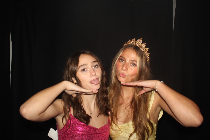 LMHS Homecoming Booth 2 | View more photos from the event at gallery.photoboothcincy.com/u/PhotoBoothCincy/LMHS-Homecoming-Booth-2