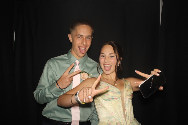 LMHS Homecoming Booth 2 | View more photos from the event at gallery.photoboothcincy.com/u/PhotoBoothCincy/LMHS-Homecoming-Booth-2
