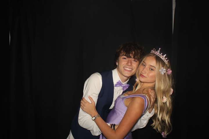 LMHS Homecoming Booth 2 | View more photos from the event at gallery.photoboothcincy.com/u/PhotoBoothCincy/LMHS-Homecoming-Booth-2
