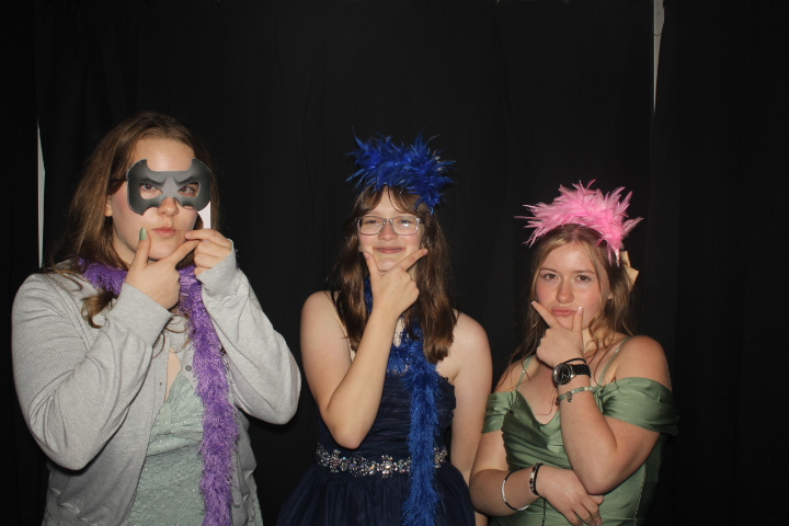 LMHS Homecoming Booth 2 | View more photos from the event at gallery.photoboothcincy.com/u/PhotoBoothCincy/LMHS-Homecoming-Booth-2