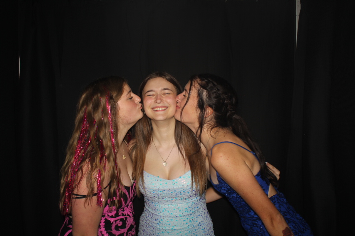 LMHS Homecoming Booth 2 | View more photos from the event at gallery.photoboothcincy.com/u/PhotoBoothCincy/LMHS-Homecoming-Booth-2