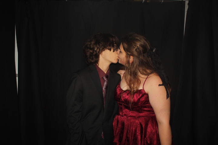 LMHS Homecoming Booth 2 | View more photos from the event at gallery.photoboothcincy.com/u/PhotoBoothCincy/LMHS-Homecoming-Booth-2
