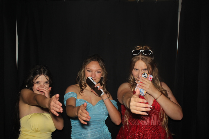 LMHS Homecoming Booth 2 | View more photos from the event at gallery.photoboothcincy.com/u/PhotoBoothCincy/LMHS-Homecoming-Booth-2