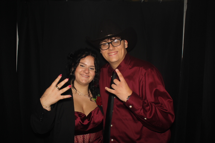 LMHS Homecoming Booth 2 | View more photos from the event at gallery.photoboothcincy.com/u/PhotoBoothCincy/LMHS-Homecoming-Booth-2