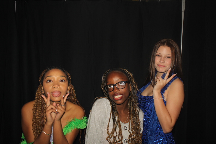 LMHS Homecoming Booth 2 | View more photos from the event at gallery.photoboothcincy.com/u/PhotoBoothCincy/LMHS-Homecoming-Booth-2