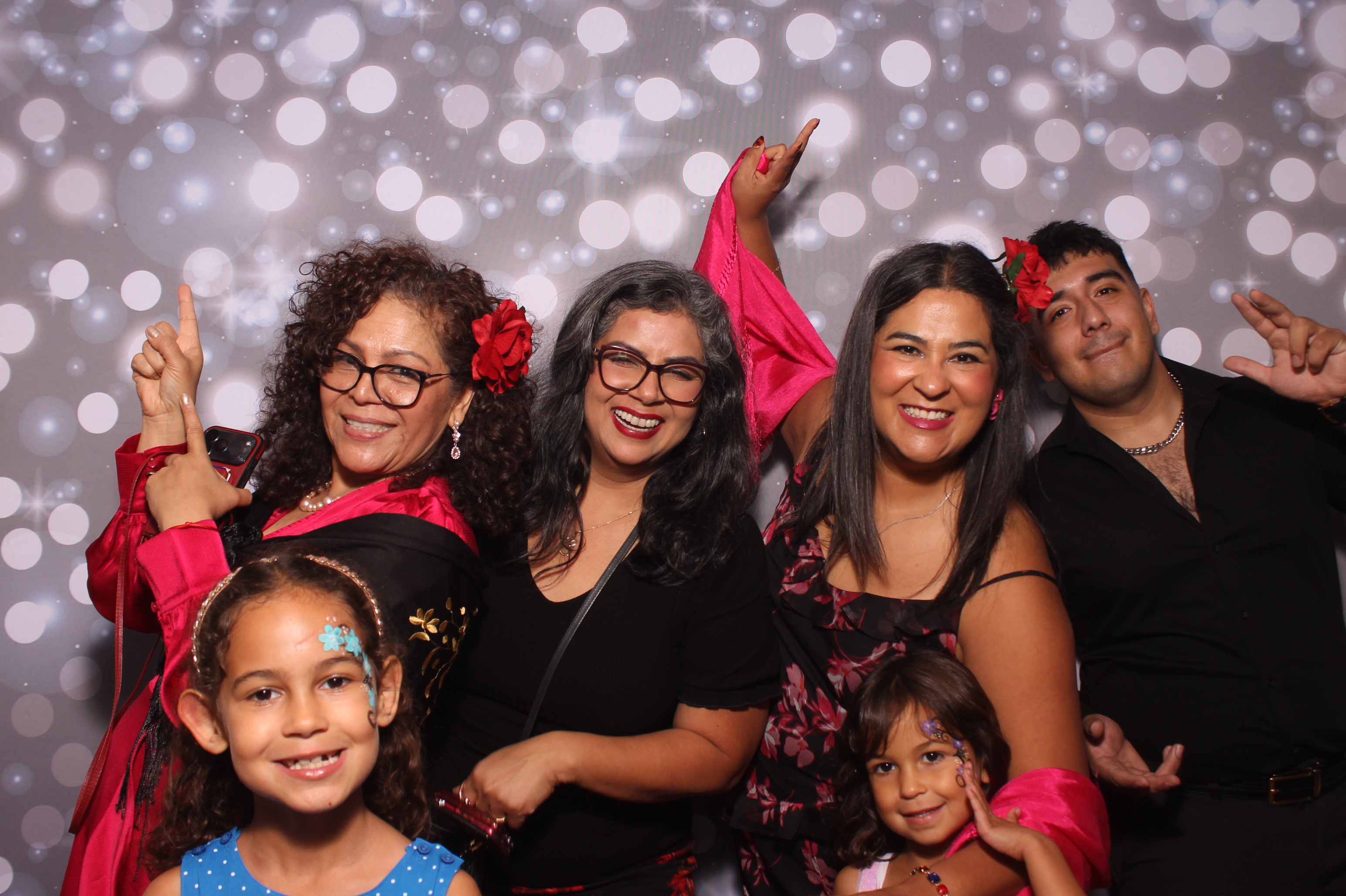 Latino Night 2026 | View more photos from the event at gallery.photoboothcincy.com/u/PhotoBoothCincy/Latino-Night-2026