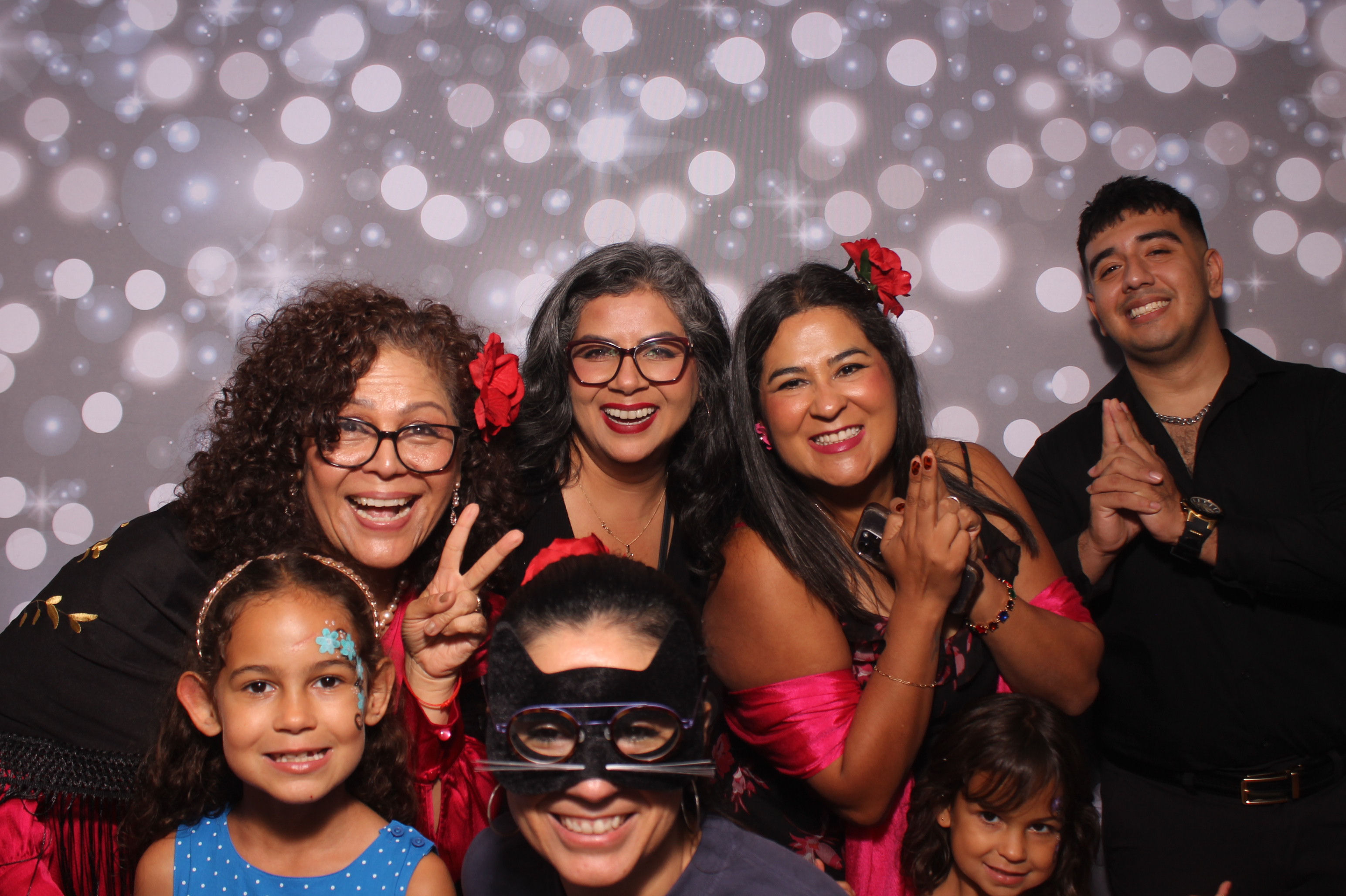 Latino Night 2026 | View more photos from the event at gallery.photoboothcincy.com/u/PhotoBoothCincy/Latino-Night-2026