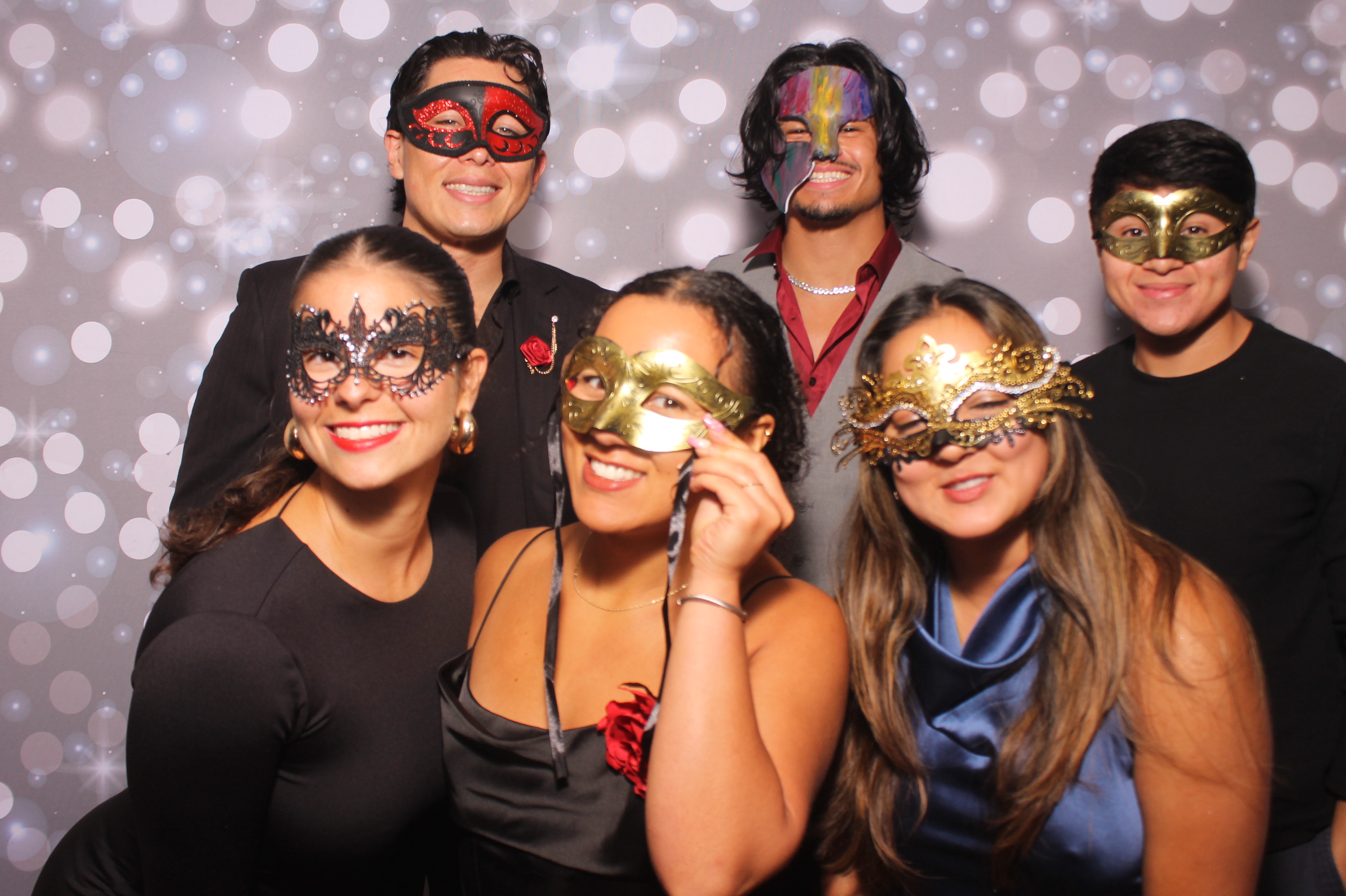 Latino Night 2026 | View more photos from the event at gallery.photoboothcincy.com/u/PhotoBoothCincy/Latino-Night-2026