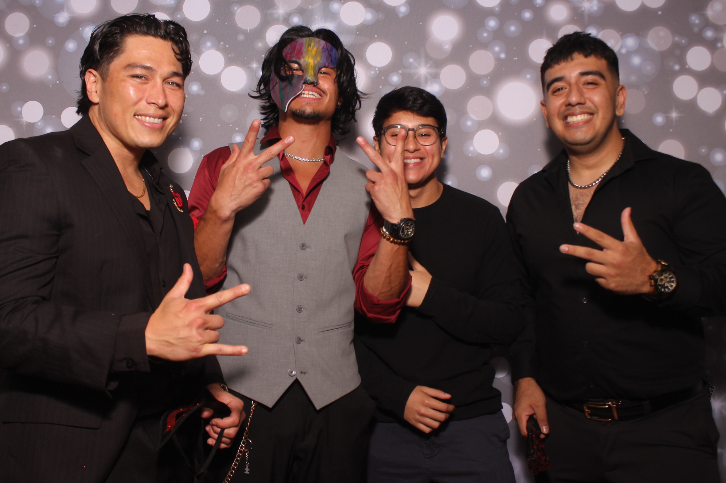 Latino Night 2026 | View more photos from the event at gallery.photoboothcincy.com/u/PhotoBoothCincy/Latino-Night-2026