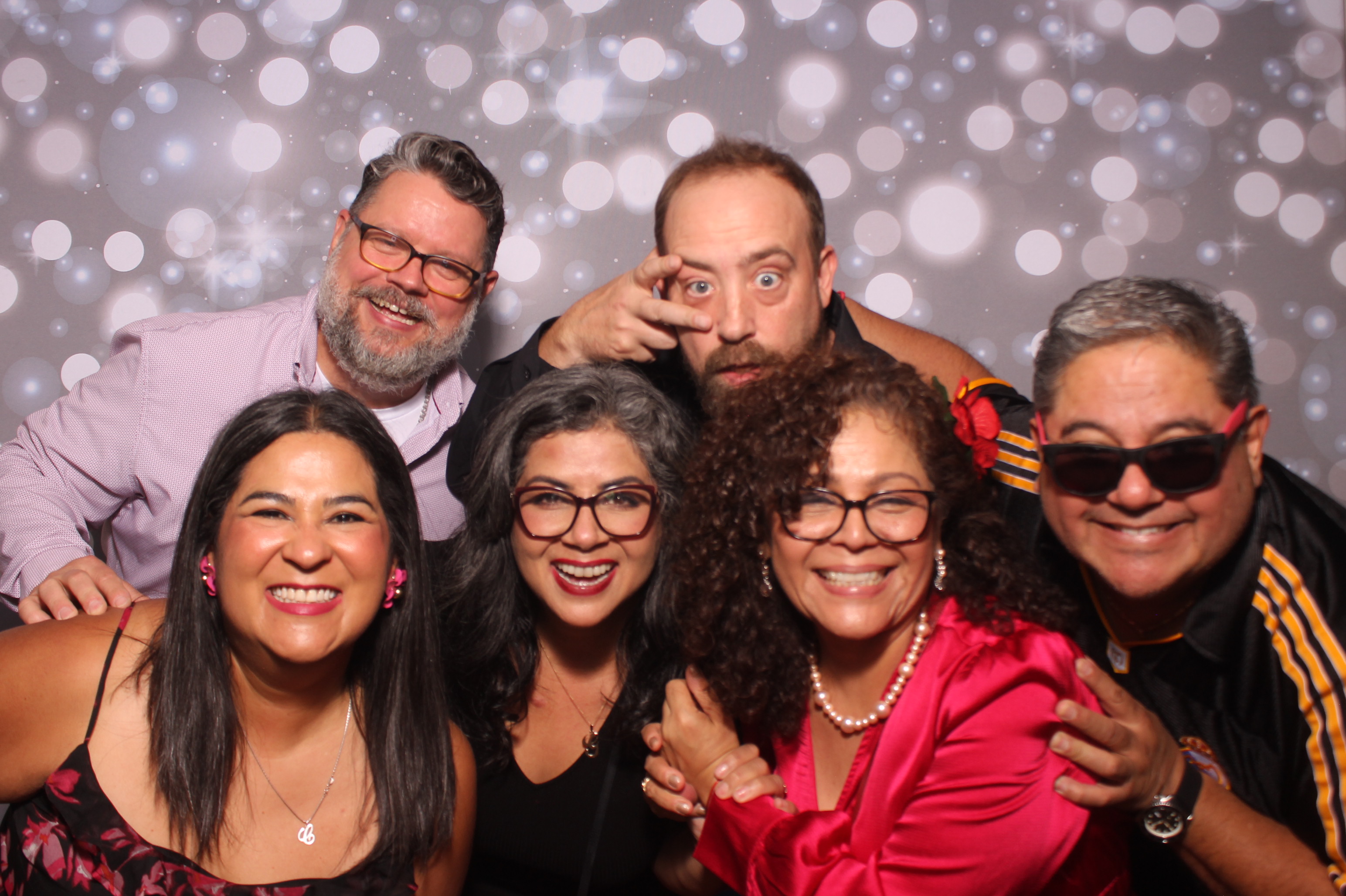 Latino Night 2026 | View more photos from the event at gallery.photoboothcincy.com/u/PhotoBoothCincy/Latino-Night-2026