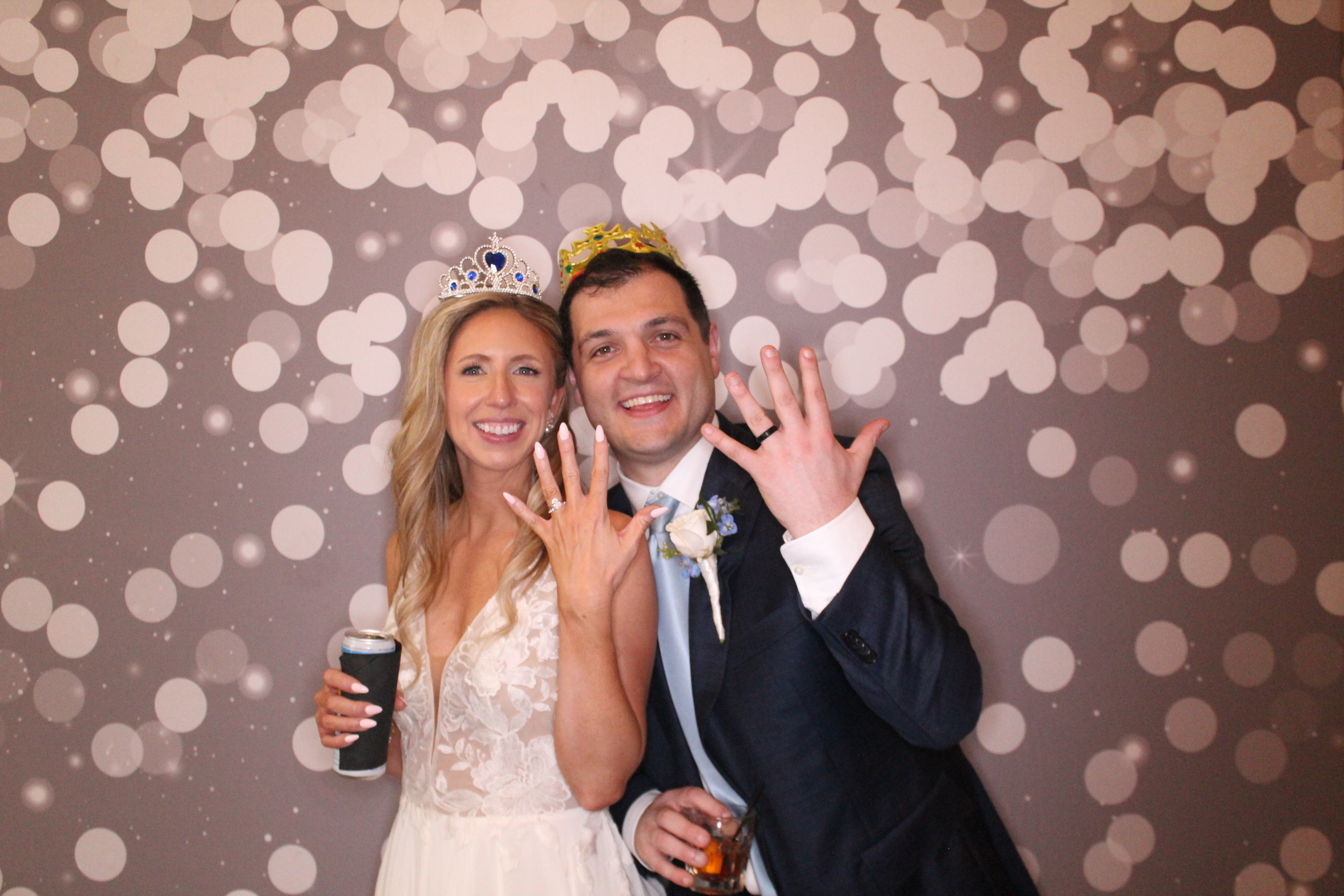 Laura & Zach Reception | View more photos from the event at gallery.photoboothcincy.com/u/PhotoBoothCincy/Laura-Zach-Reception