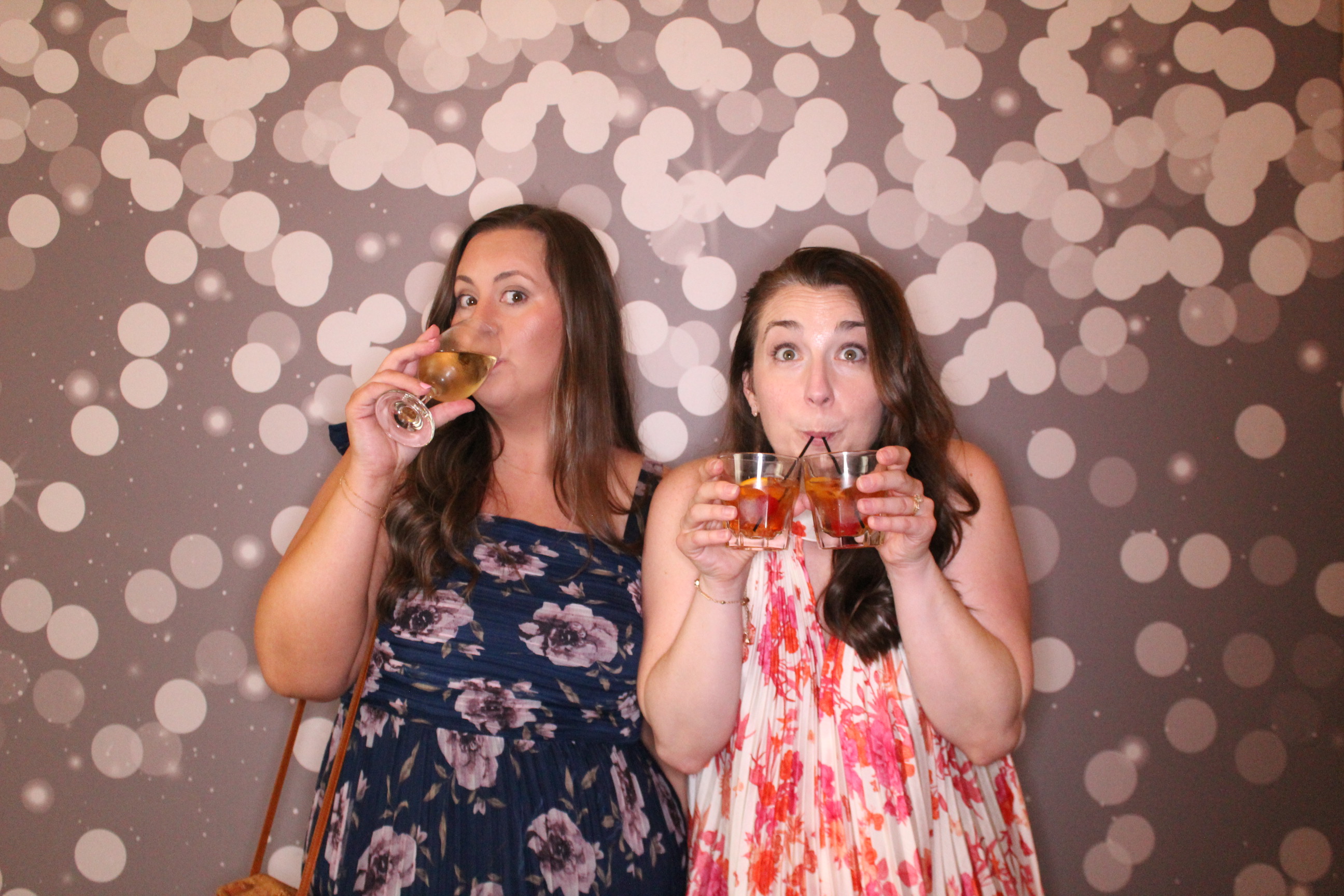 Laura & Zach Reception | View more photos from the event at gallery.photoboothcincy.com/u/PhotoBoothCincy/Laura-Zach-Reception