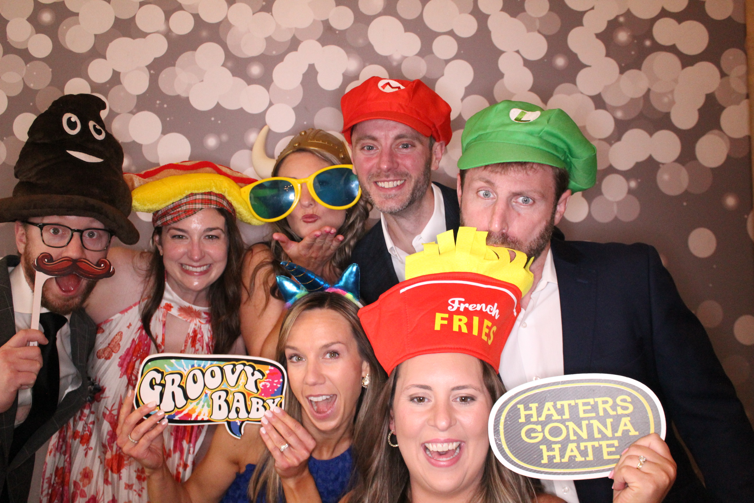 Laura & Zach Reception | View more photos from the event at gallery.photoboothcincy.com/u/PhotoBoothCincy/Laura-Zach-Reception