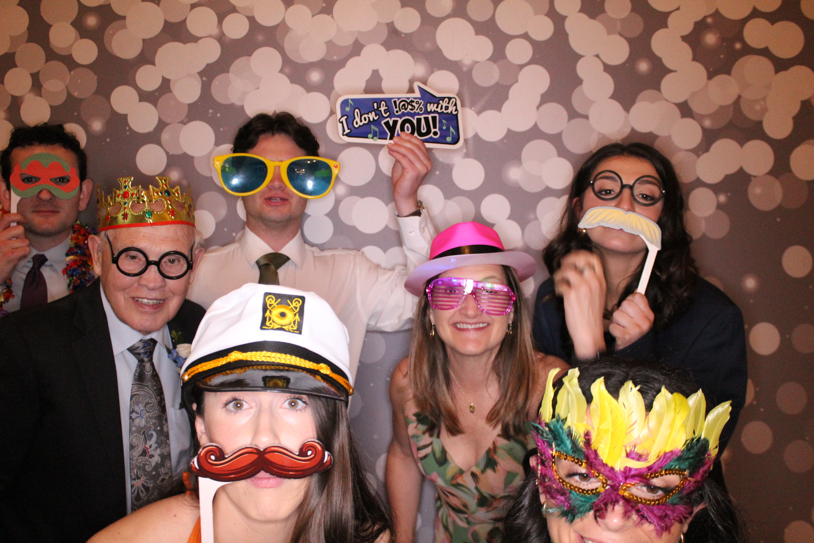 Laura & Zach Reception | View more photos from the event at gallery.photoboothcincy.com/u/PhotoBoothCincy/Laura-Zach-Reception