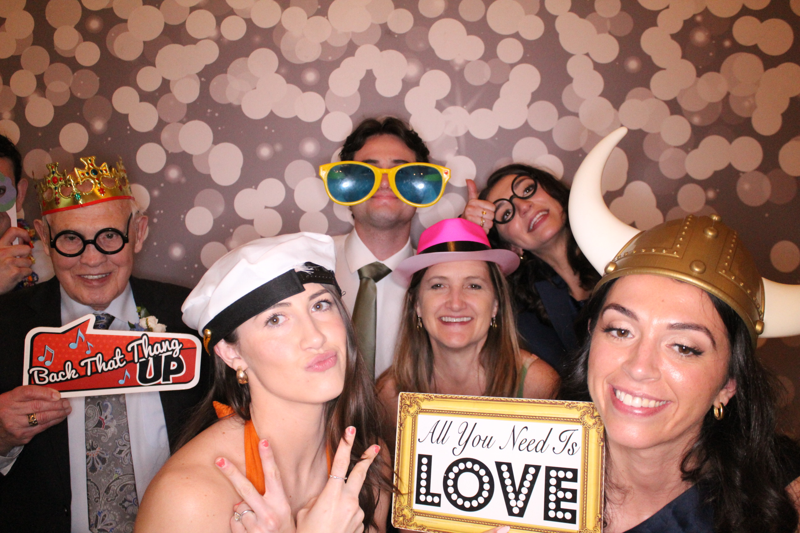 Laura & Zach Reception | View more photos from the event at gallery.photoboothcincy.com/u/PhotoBoothCincy/Laura-Zach-Reception