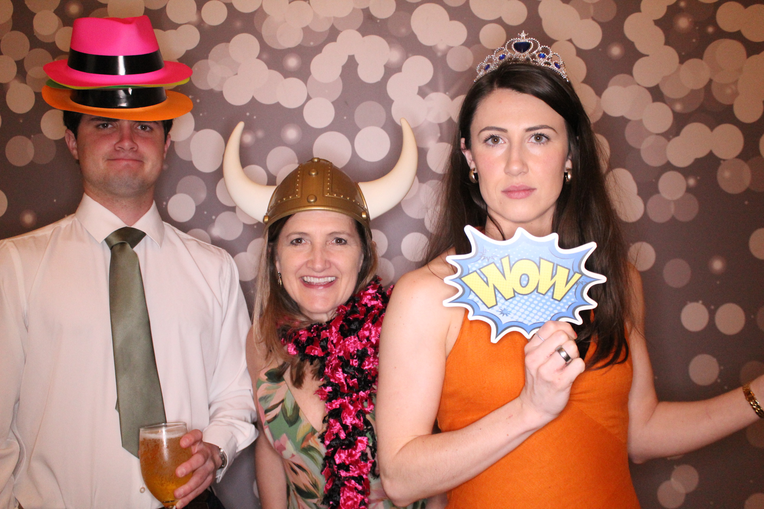 Laura & Zach Reception | View more photos from the event at gallery.photoboothcincy.com/u/PhotoBoothCincy/Laura-Zach-Reception