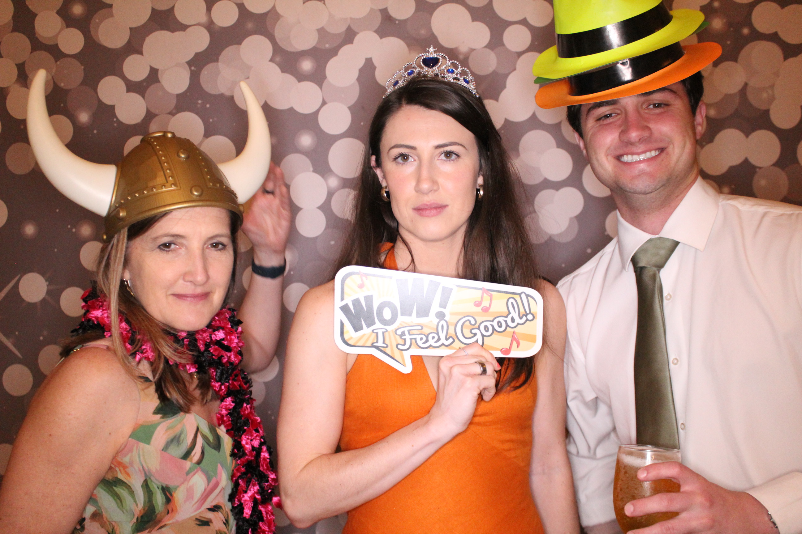 Laura & Zach Reception | View more photos from the event at gallery.photoboothcincy.com/u/PhotoBoothCincy/Laura-Zach-Reception