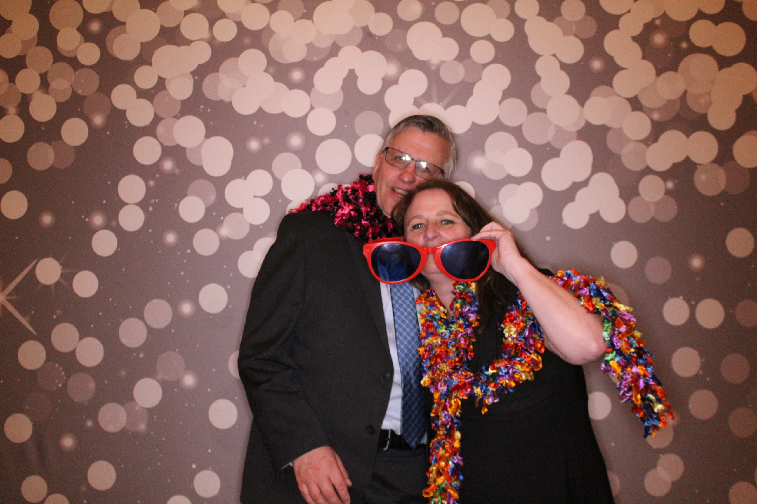 Laura & Zach Reception | View more photos from the event at gallery.photoboothcincy.com/u/PhotoBoothCincy/Laura-Zach-Reception