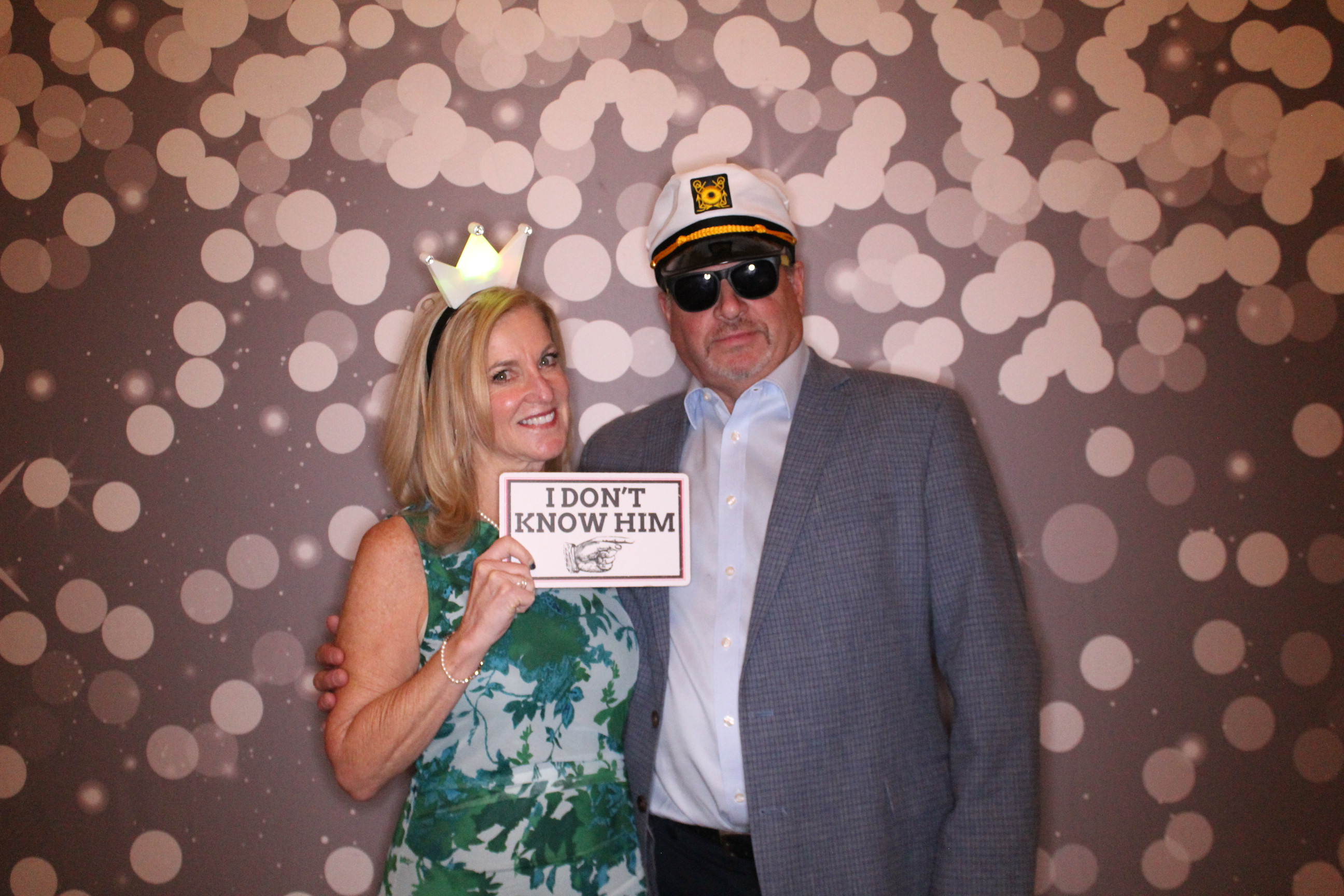 Laura & Zach Reception | View more photos from the event at gallery.photoboothcincy.com/u/PhotoBoothCincy/Laura-Zach-Reception