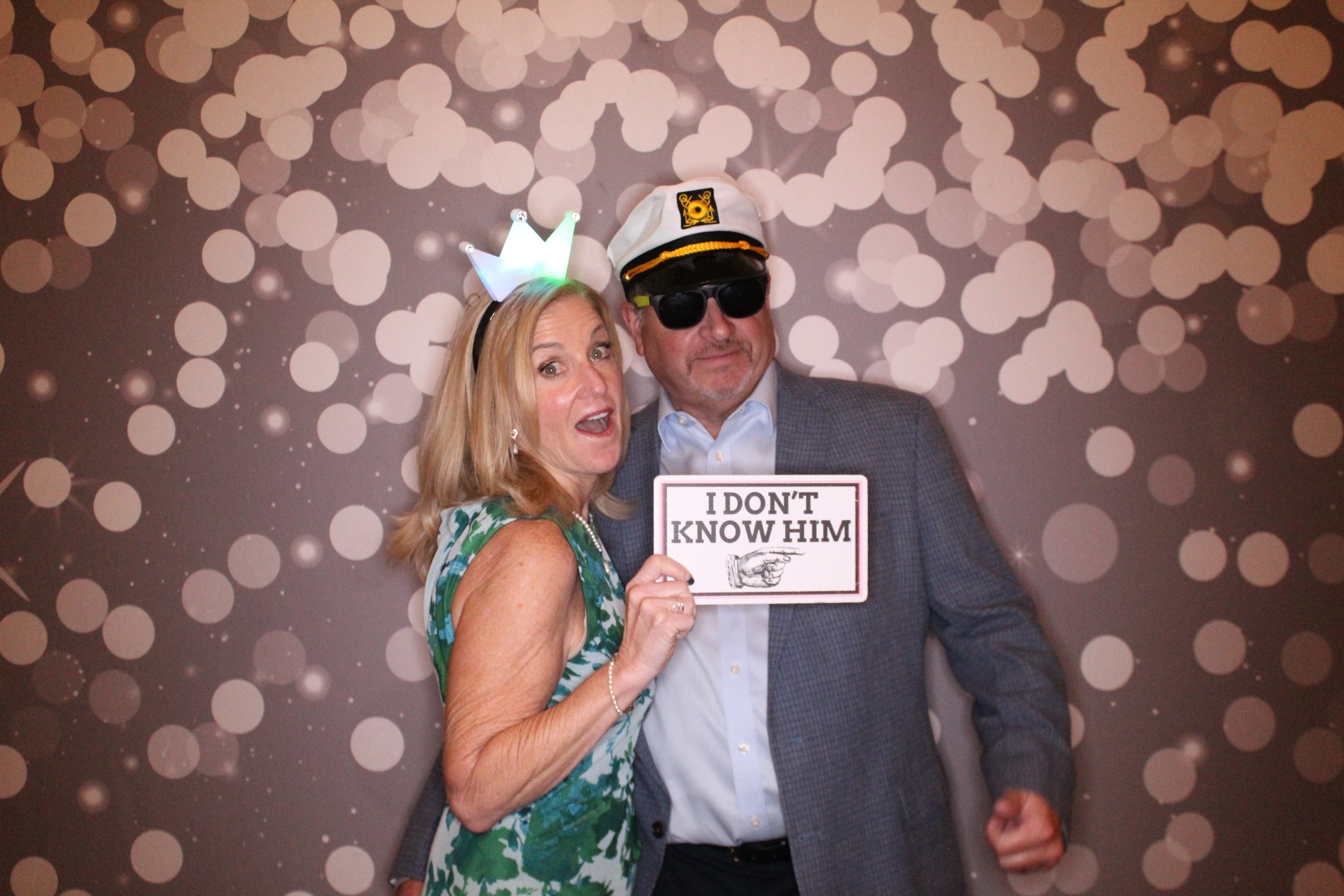 Laura & Zach Reception | View more photos from the event at gallery.photoboothcincy.com/u/PhotoBoothCincy/Laura-Zach-Reception