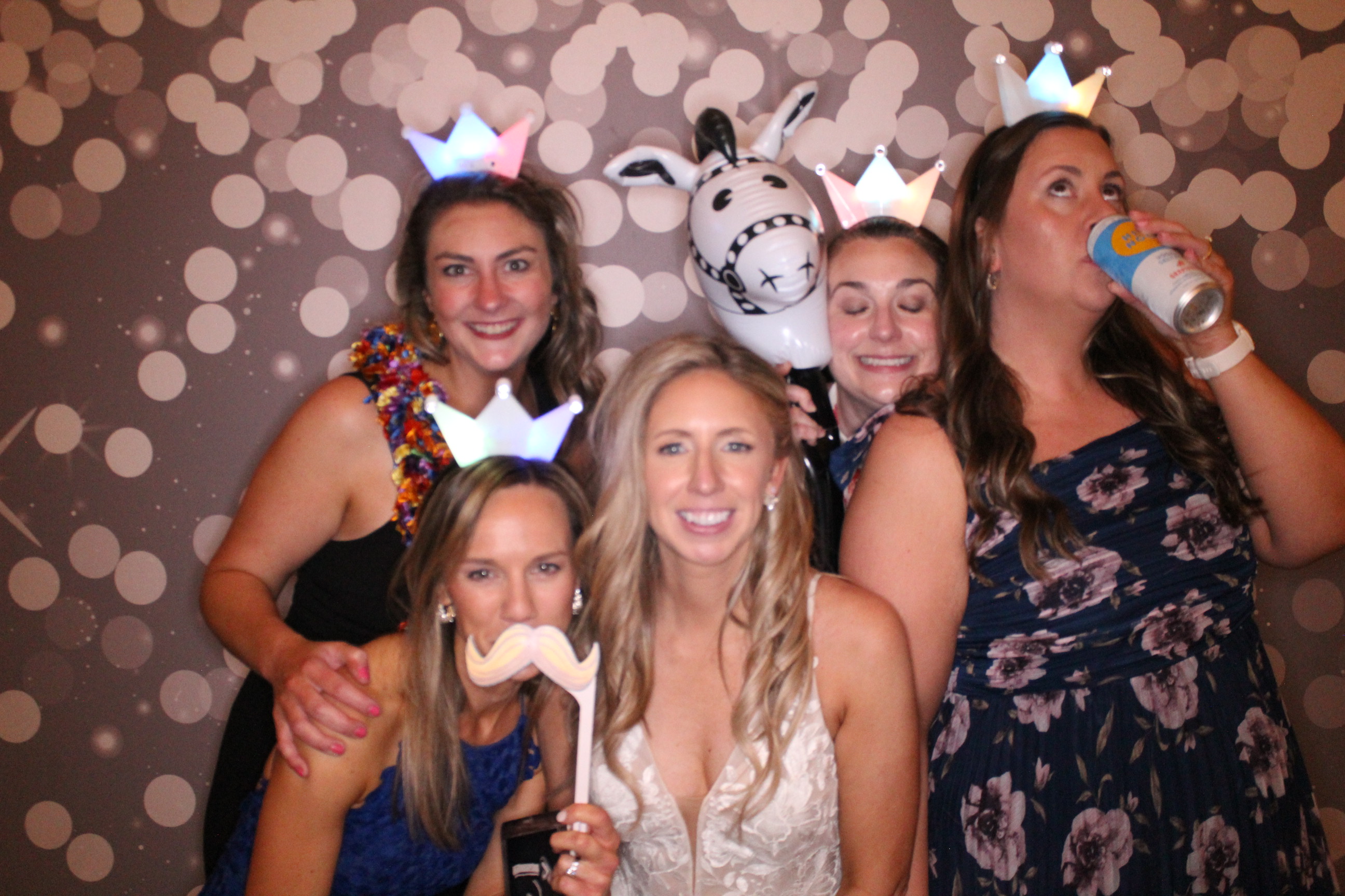 Laura & Zach Reception | View more photos from the event at gallery.photoboothcincy.com/u/PhotoBoothCincy/Laura-Zach-Reception