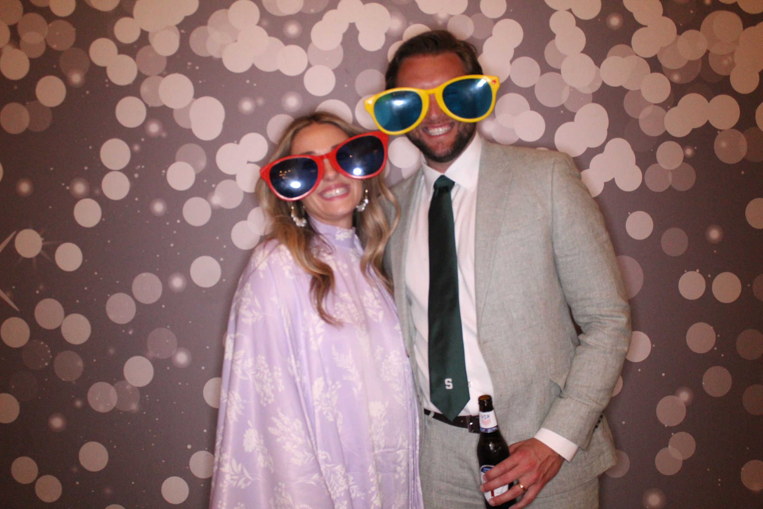 Laura & Zach Reception | View more photos from the event at gallery.photoboothcincy.com/u/PhotoBoothCincy/Laura-Zach-Reception