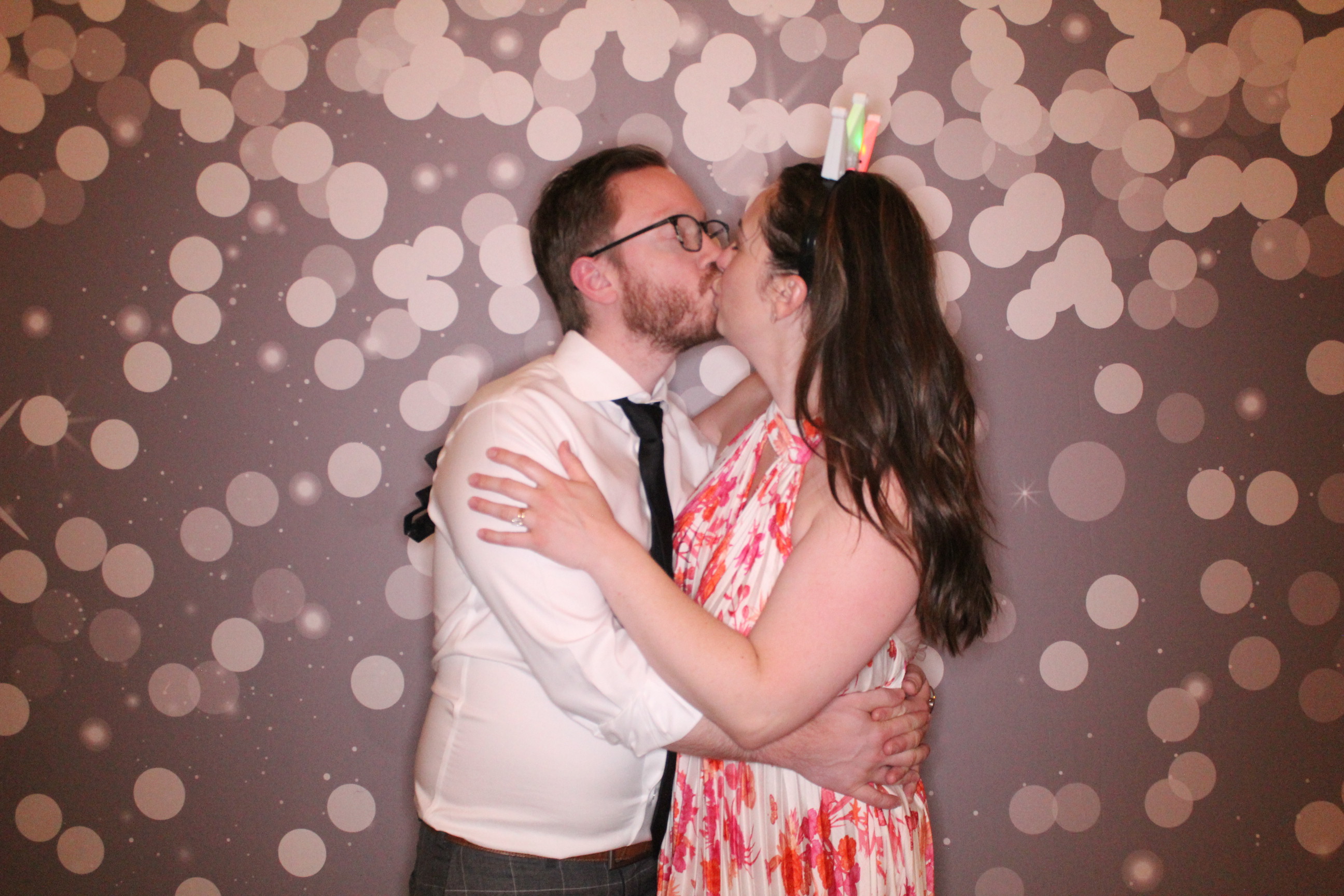 Laura & Zach Reception | View more photos from the event at gallery.photoboothcincy.com/u/PhotoBoothCincy/Laura-Zach-Reception