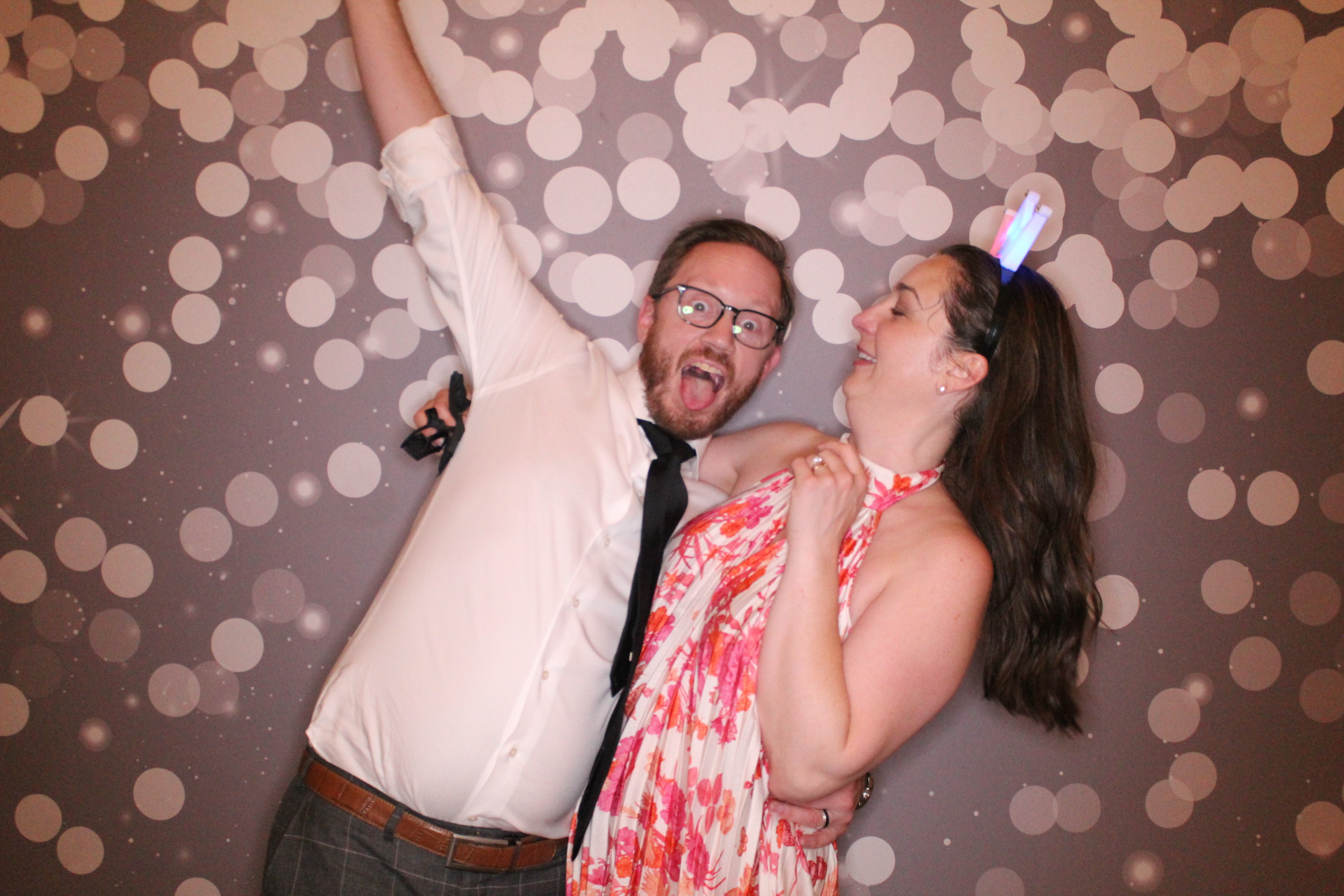 Laura & Zach Reception | View more photos from the event at gallery.photoboothcincy.com/u/PhotoBoothCincy/Laura-Zach-Reception