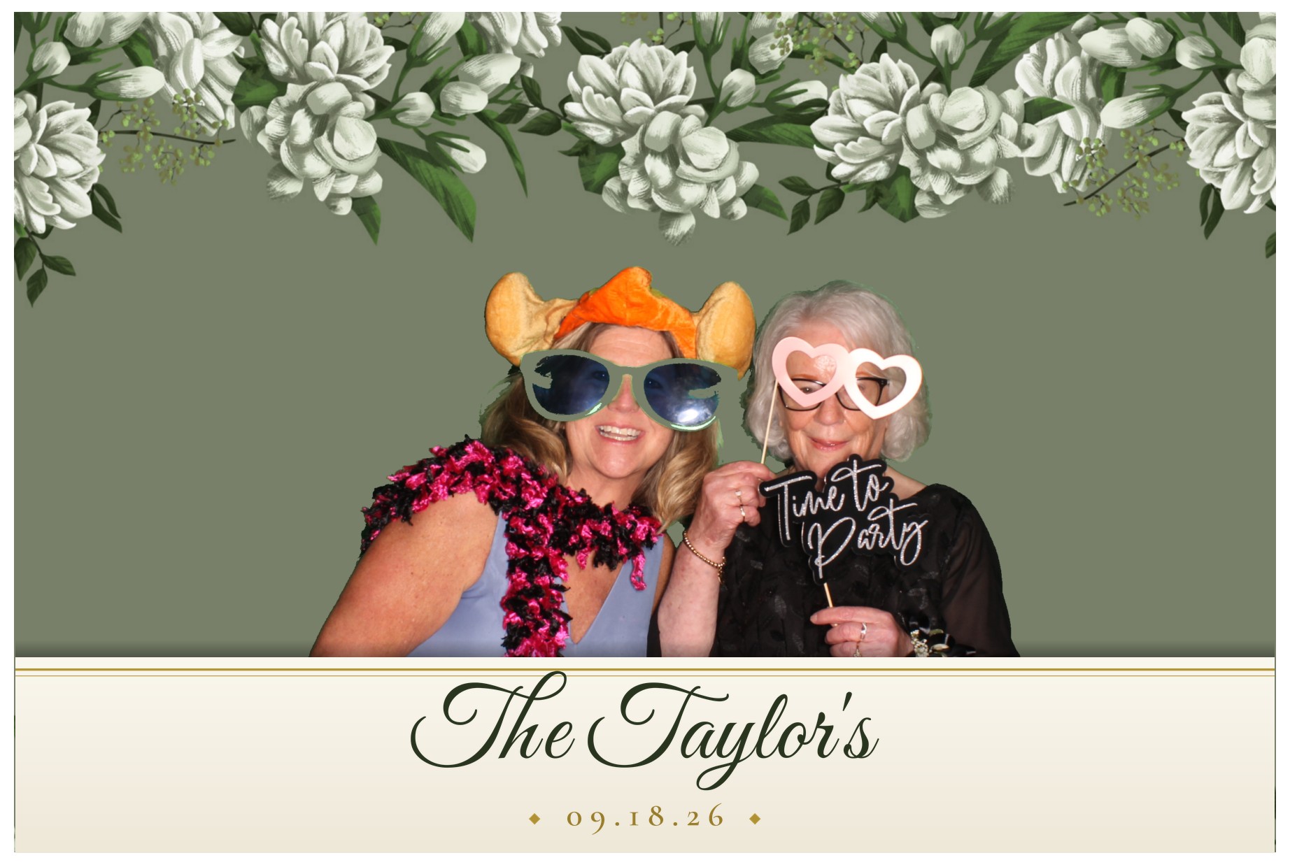 Lauren & Logan | View more photos from the event at gallery.photoboothcincy.com/u/PhotoBoothCincy/Lauren-Logan