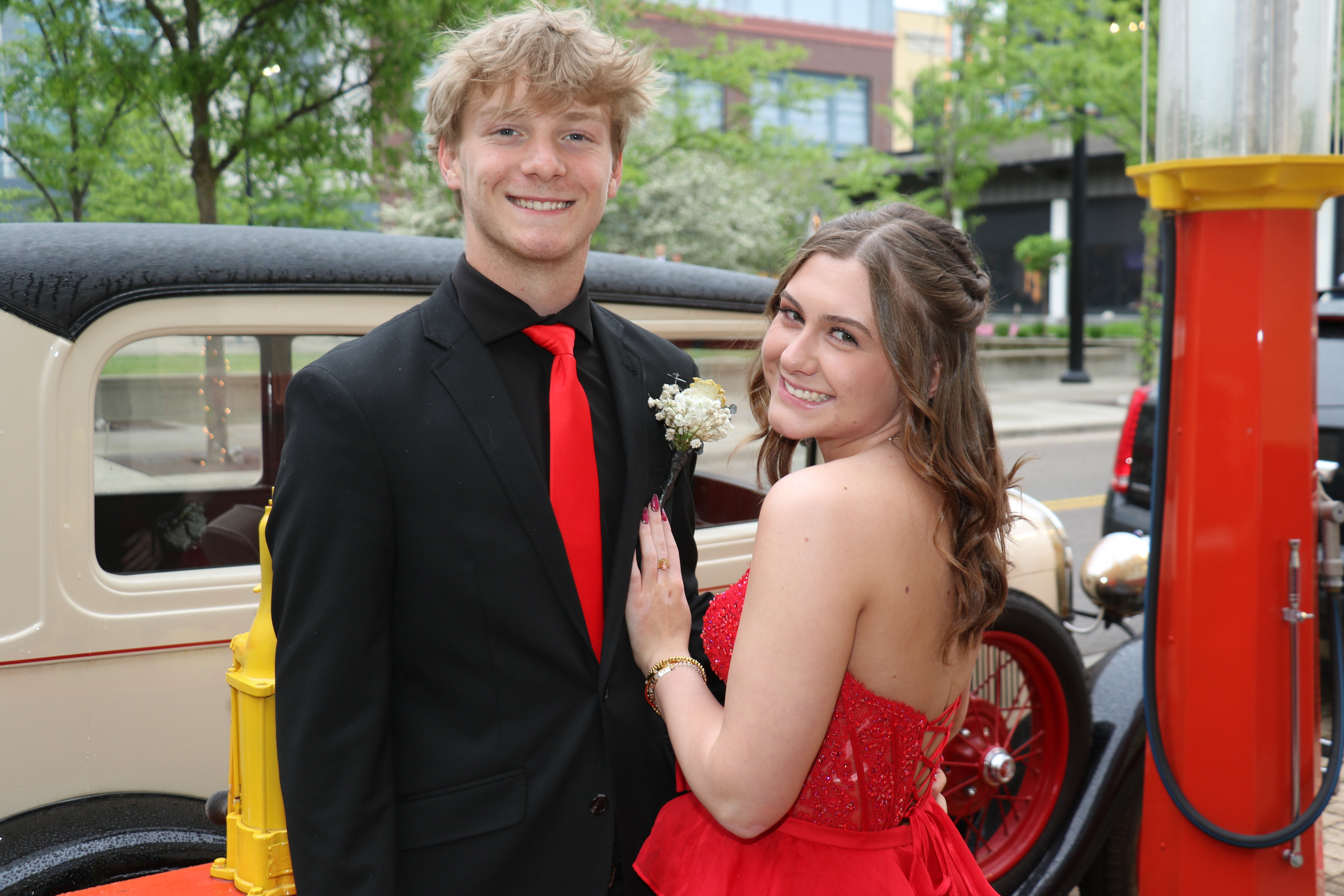 Lebanon Prom 2026 | View more photos from the event at gallery.photoboothcincy.com/u/PhotoBoothCincy/Lebanon-Prom-2026