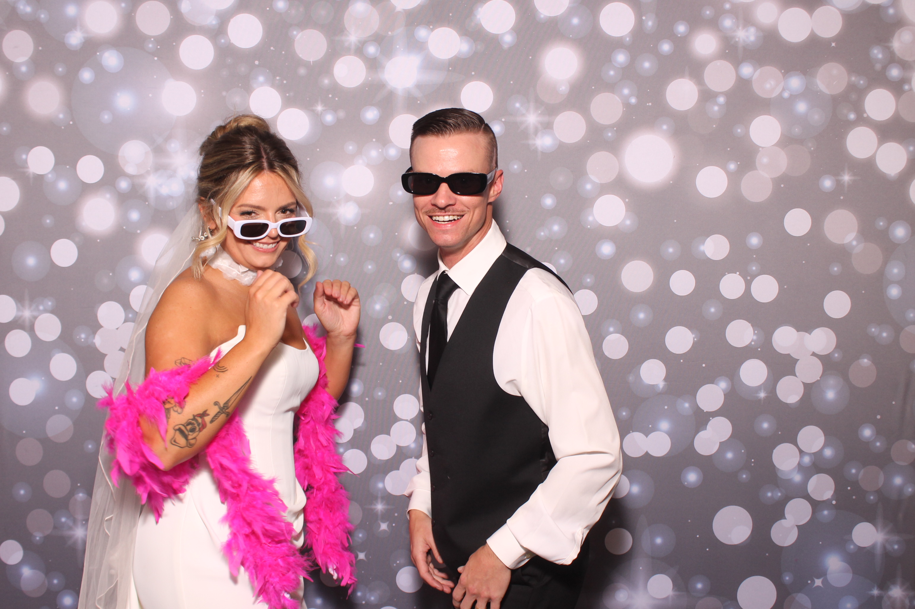 Lily & Jordan Wedding | View more photos from the event at gallery.photoboothcincy.com/u/PhotoBoothCincy/Lily-Jordan-Wedding