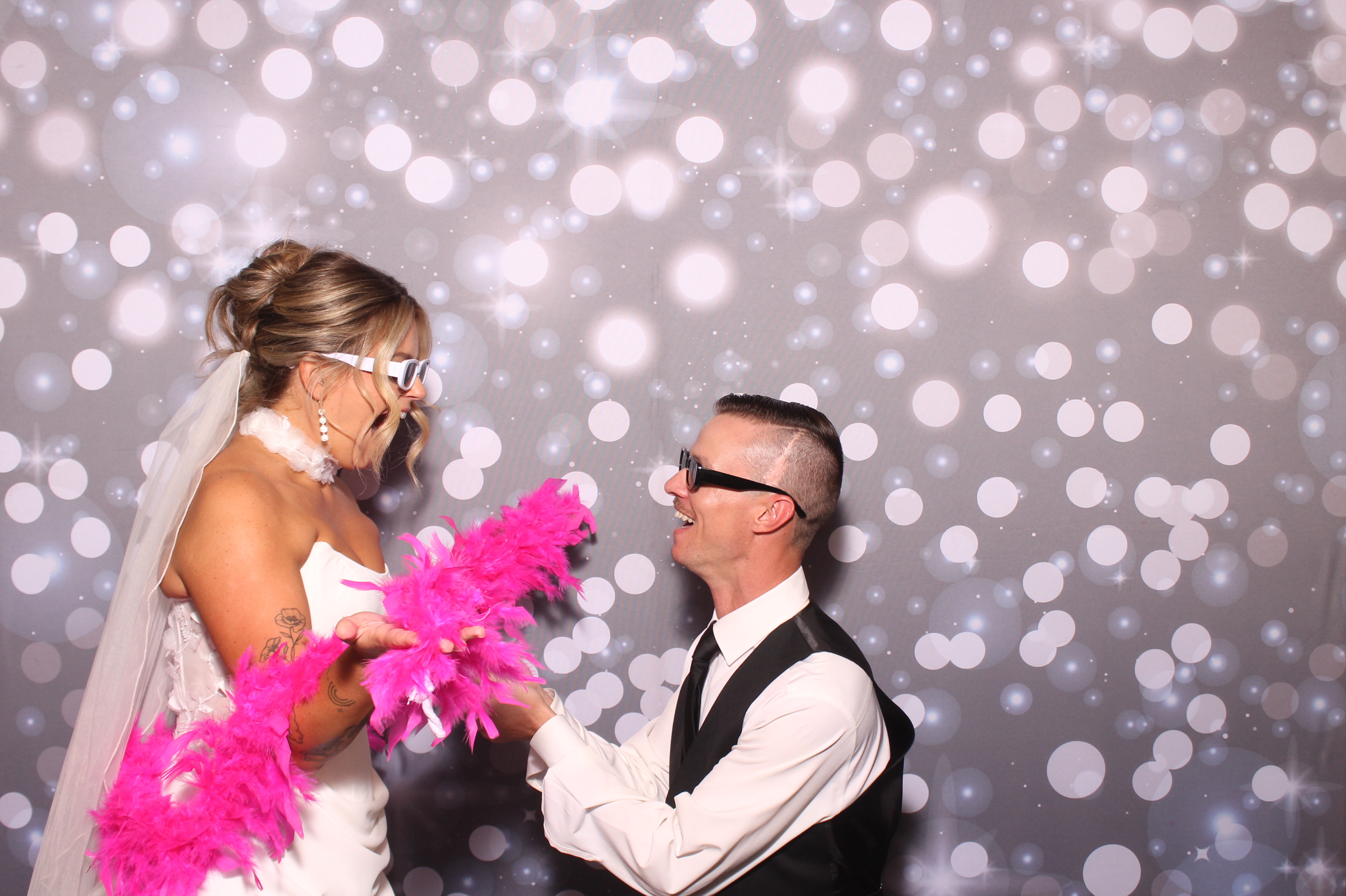 Lily & Jordan Wedding | View more photos from the event at gallery.photoboothcincy.com/u/PhotoBoothCincy/Lily-Jordan-Wedding