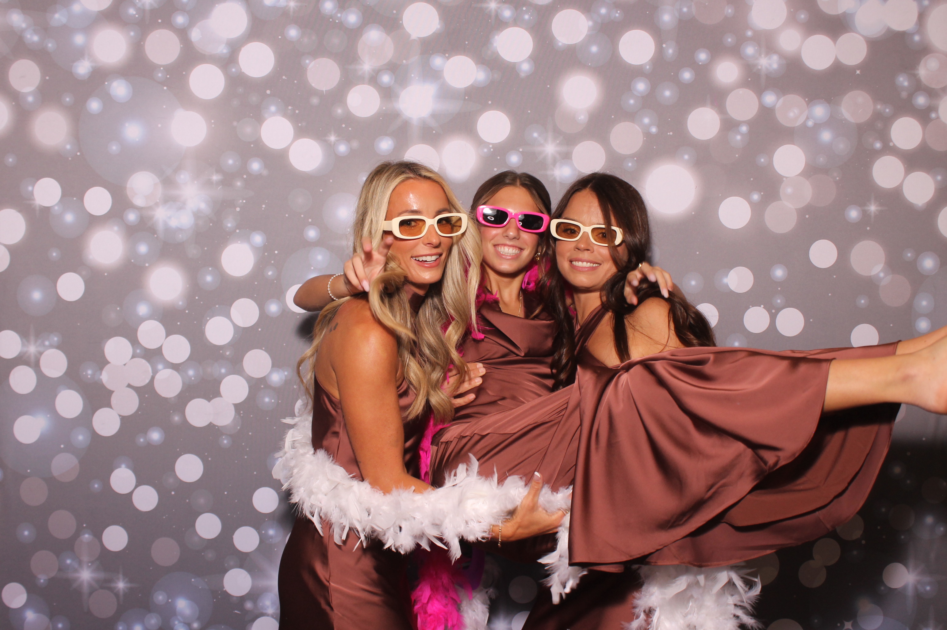 Lily & Jordan Wedding | View more photos from the event at gallery.photoboothcincy.com/u/PhotoBoothCincy/Lily-Jordan-Wedding