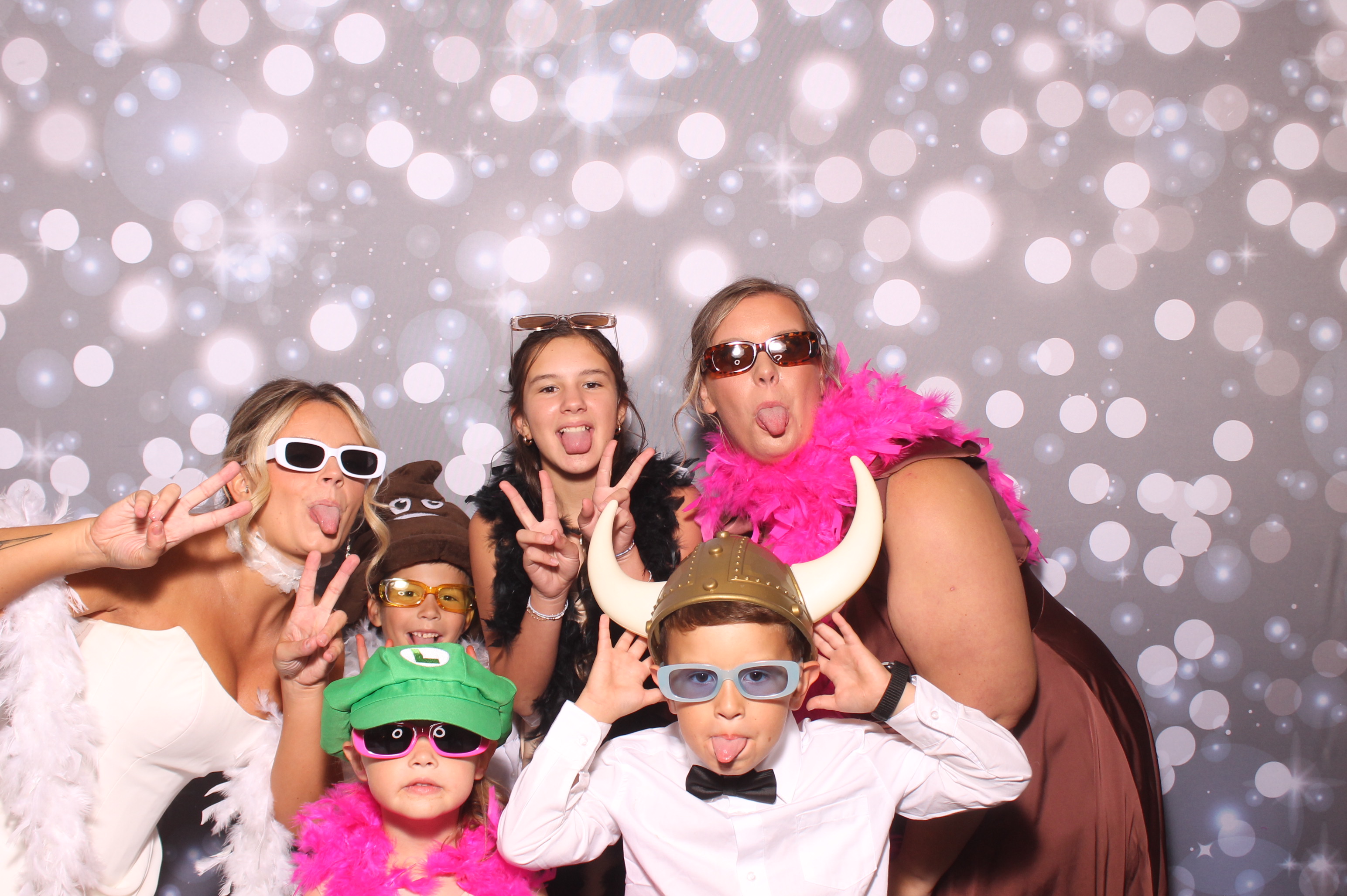 Lily & Jordan Wedding | View more photos from the event at gallery.photoboothcincy.com/u/PhotoBoothCincy/Lily-Jordan-Wedding