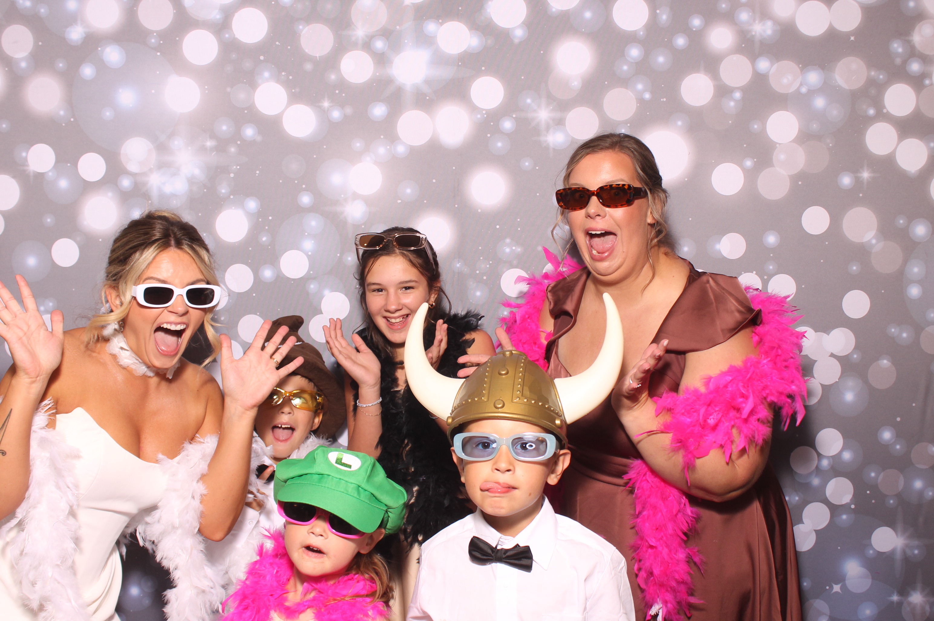 Lily & Jordan Wedding | View more photos from the event at gallery.photoboothcincy.com/u/PhotoBoothCincy/Lily-Jordan-Wedding
