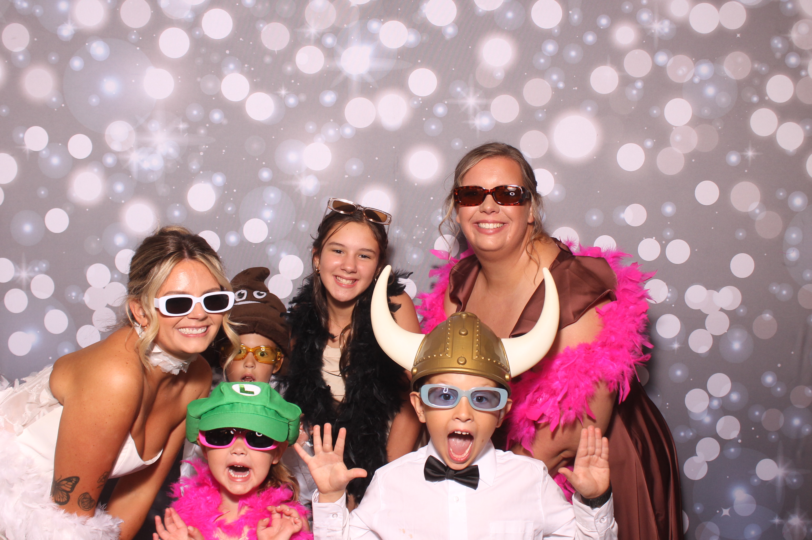 Lily & Jordan Wedding | View more photos from the event at gallery.photoboothcincy.com/u/PhotoBoothCincy/Lily-Jordan-Wedding