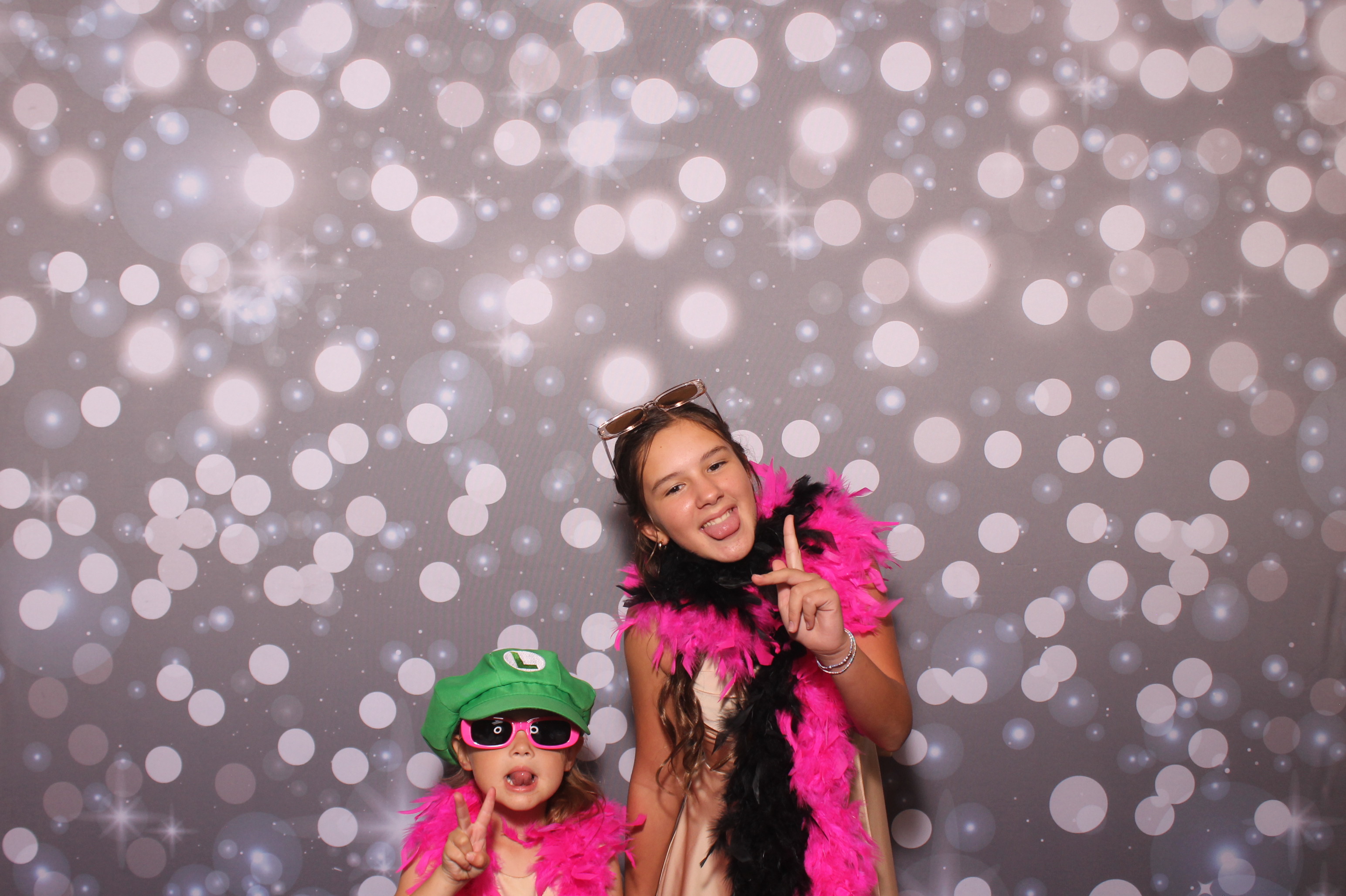 Lily & Jordan Wedding | View more photos from the event at gallery.photoboothcincy.com/u/PhotoBoothCincy/Lily-Jordan-Wedding
