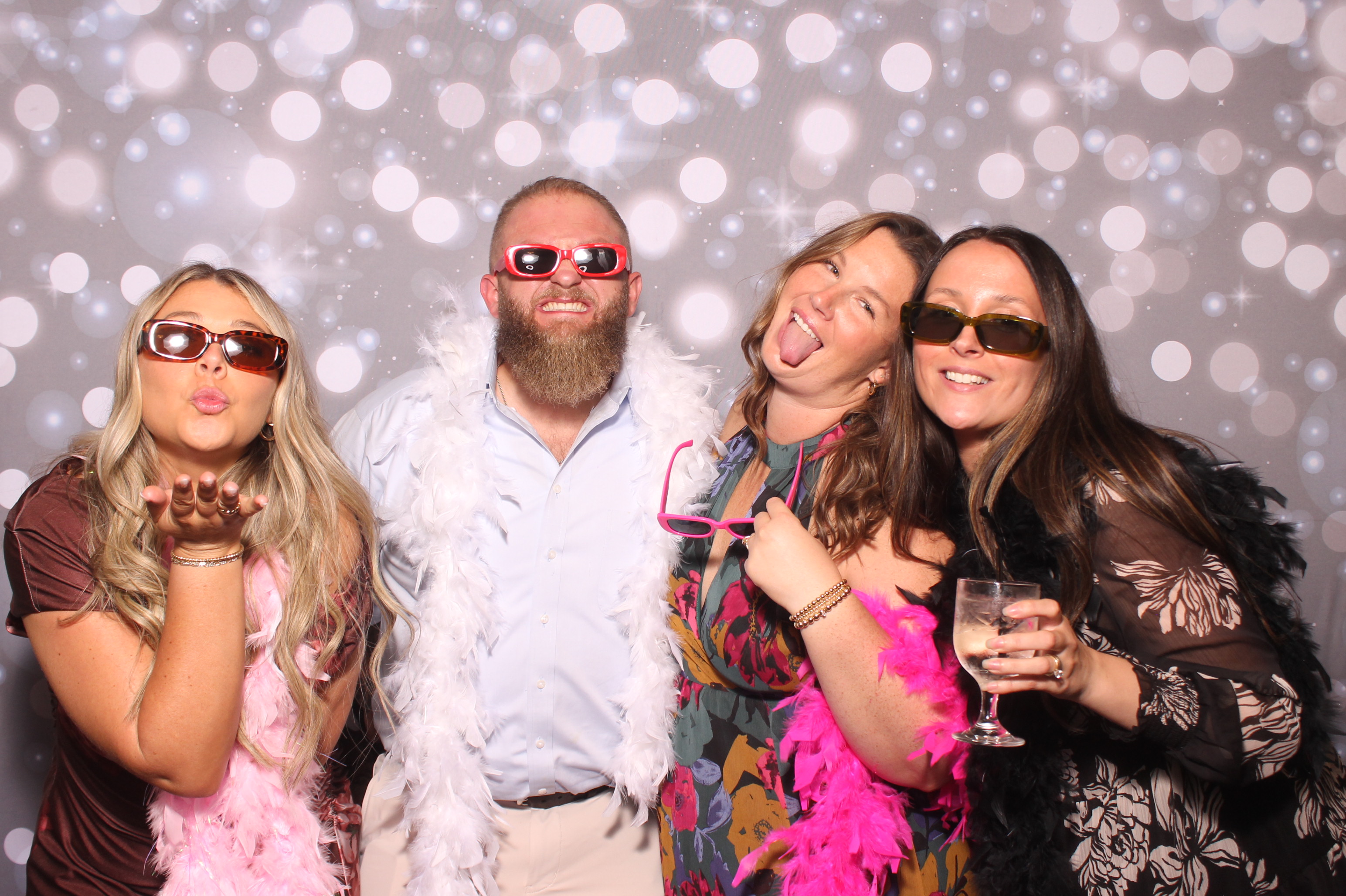 Lily & Jordan Wedding | View more photos from the event at gallery.photoboothcincy.com/u/PhotoBoothCincy/Lily-Jordan-Wedding