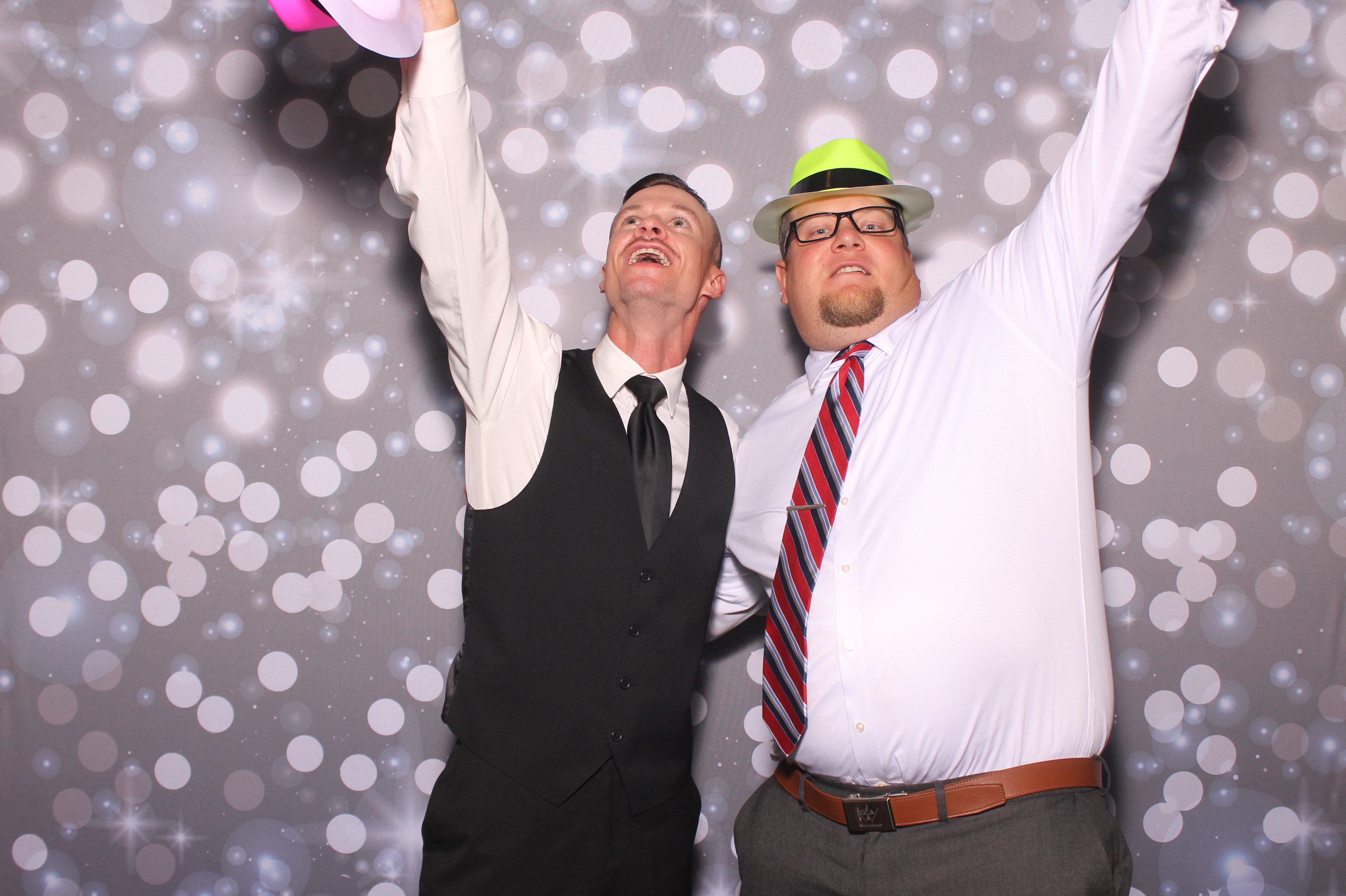 Lily & Jordan Wedding | View more photos from the event at gallery.photoboothcincy.com/u/PhotoBoothCincy/Lily-Jordan-Wedding