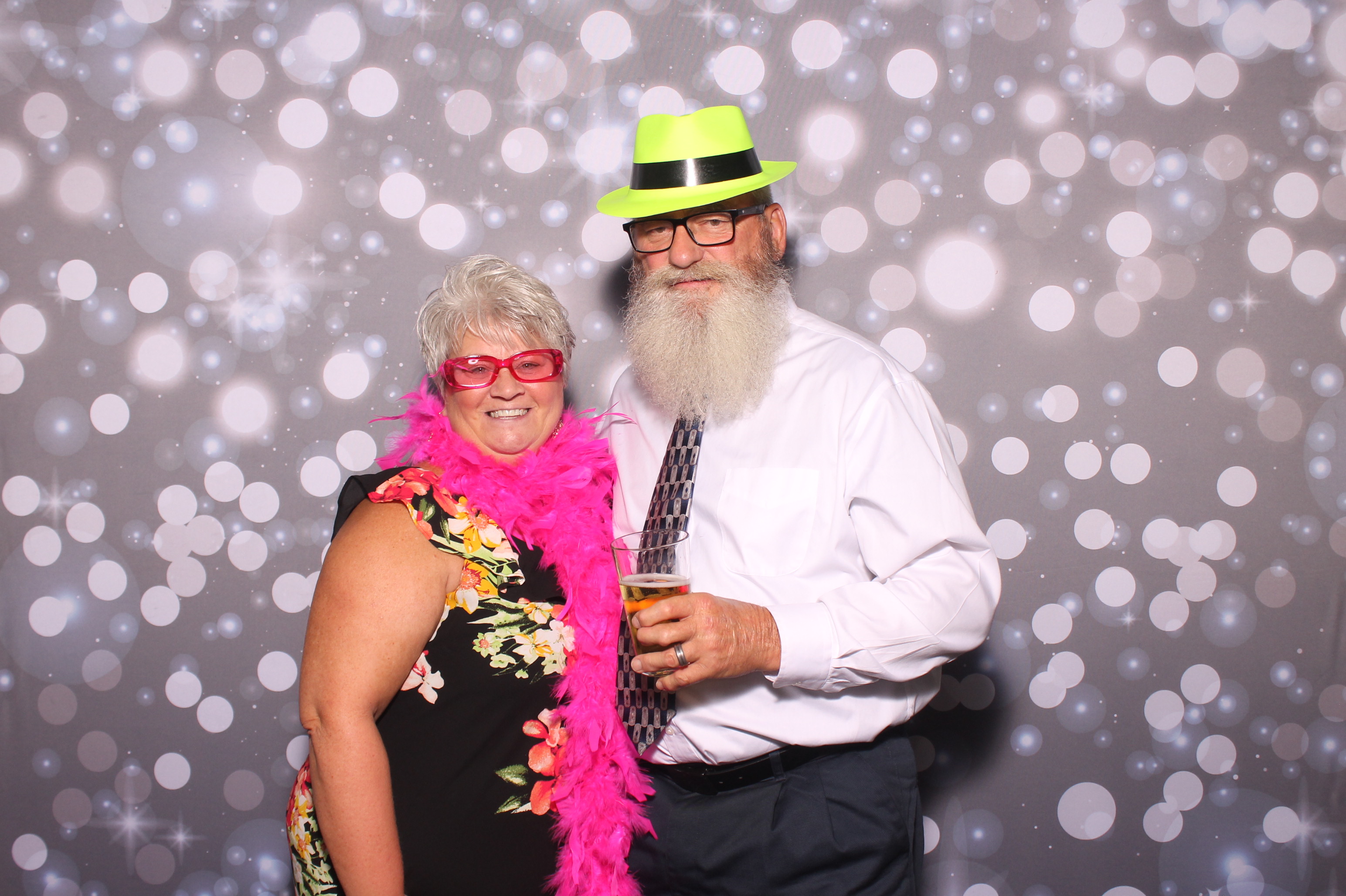 Lily & Jordan Wedding | View more photos from the event at gallery.photoboothcincy.com/u/PhotoBoothCincy/Lily-Jordan-Wedding
