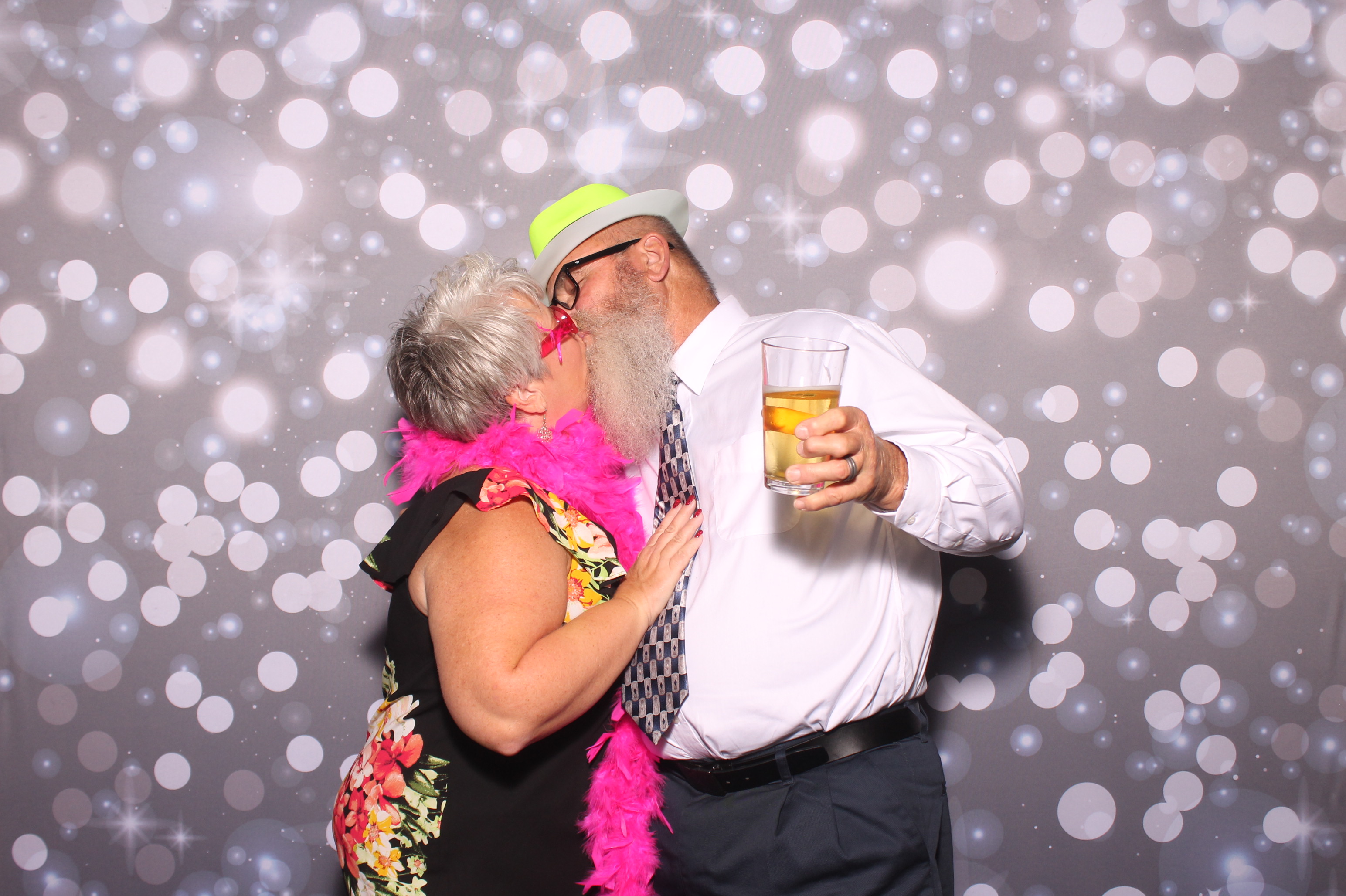 Lily & Jordan Wedding | View more photos from the event at gallery.photoboothcincy.com/u/PhotoBoothCincy/Lily-Jordan-Wedding