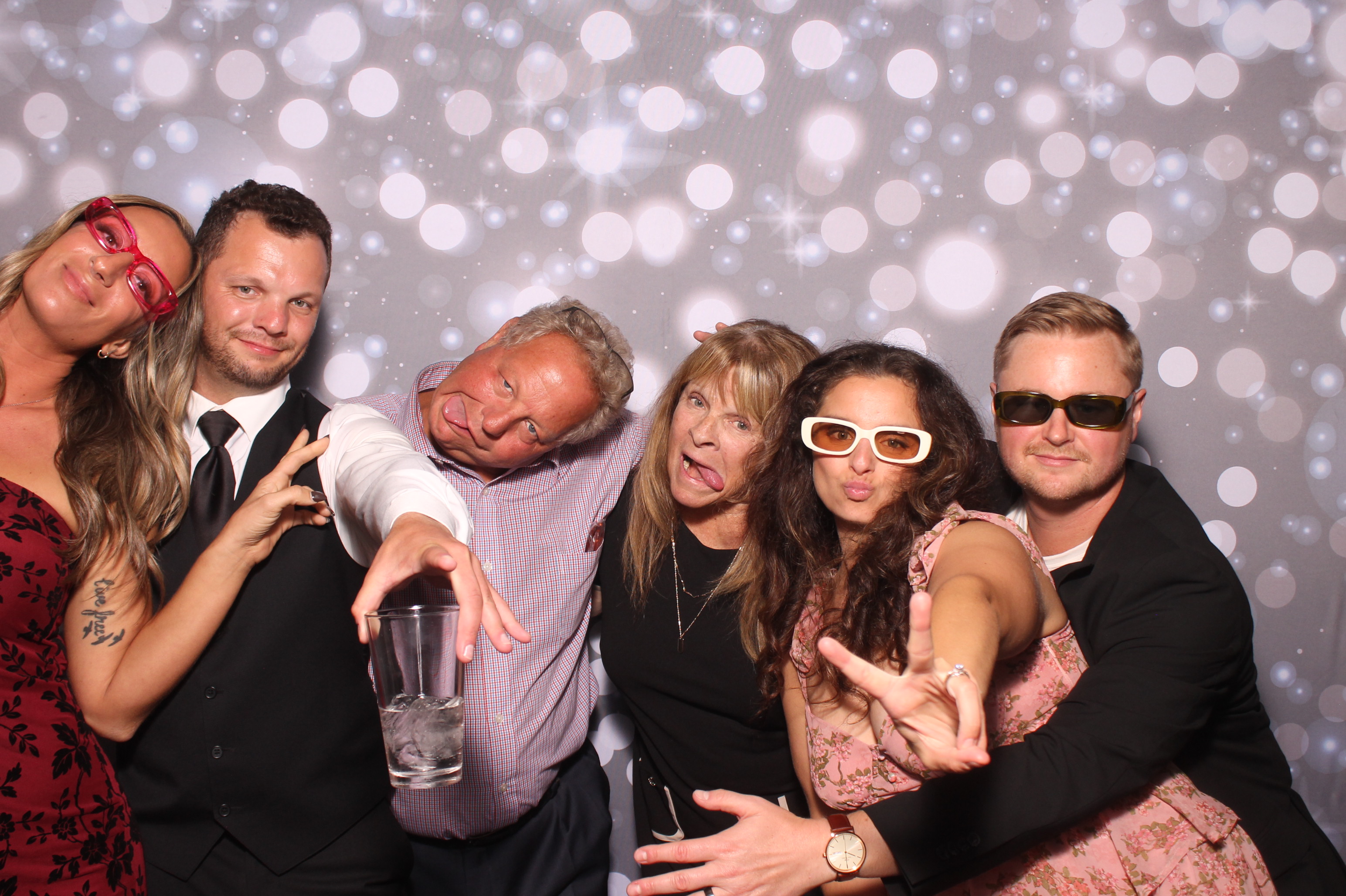 Lily & Jordan Wedding | View more photos from the event at gallery.photoboothcincy.com/u/PhotoBoothCincy/Lily-Jordan-Wedding