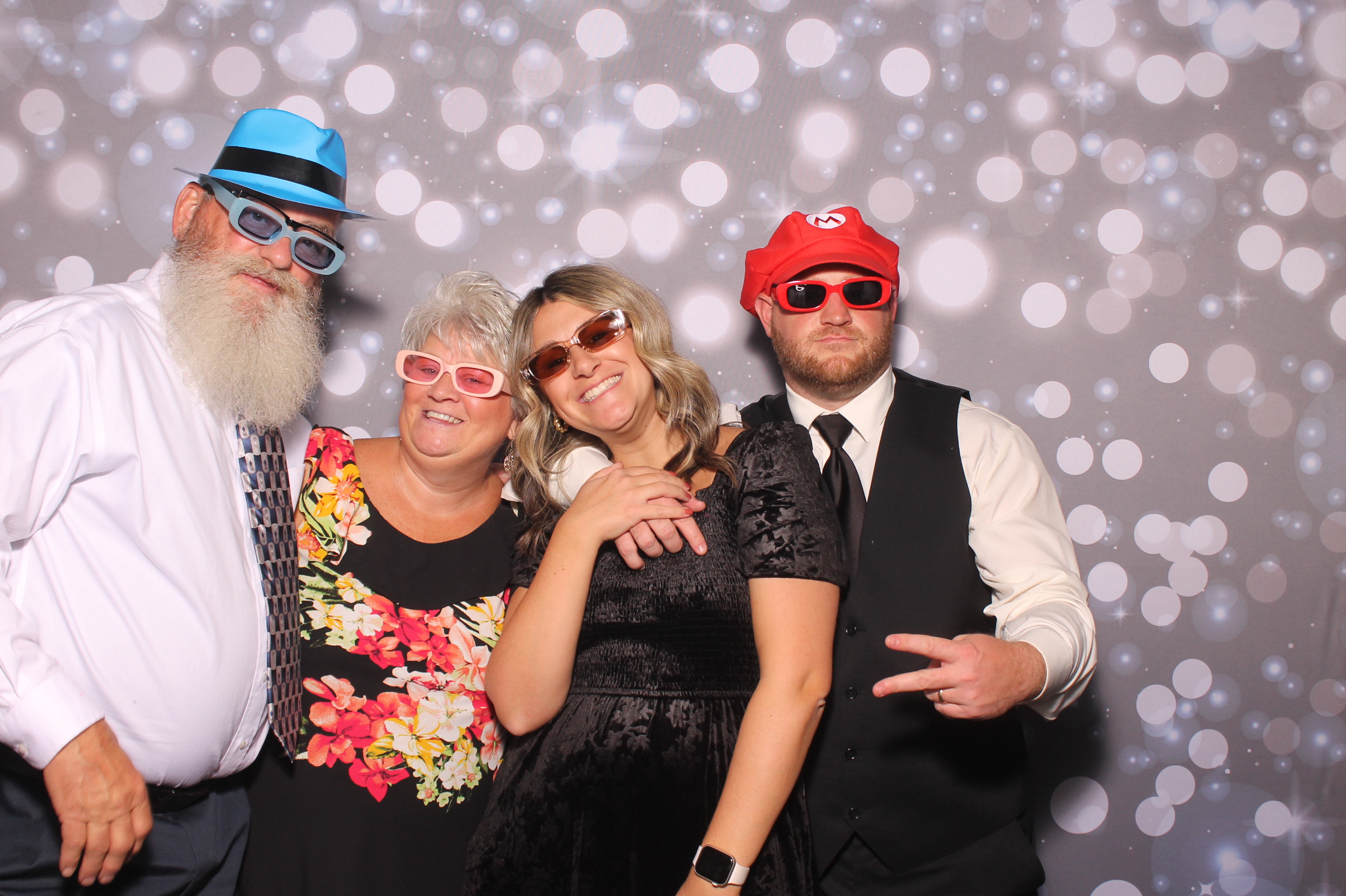 Lily & Jordan Wedding | View more photos from the event at gallery.photoboothcincy.com/u/PhotoBoothCincy/Lily-Jordan-Wedding