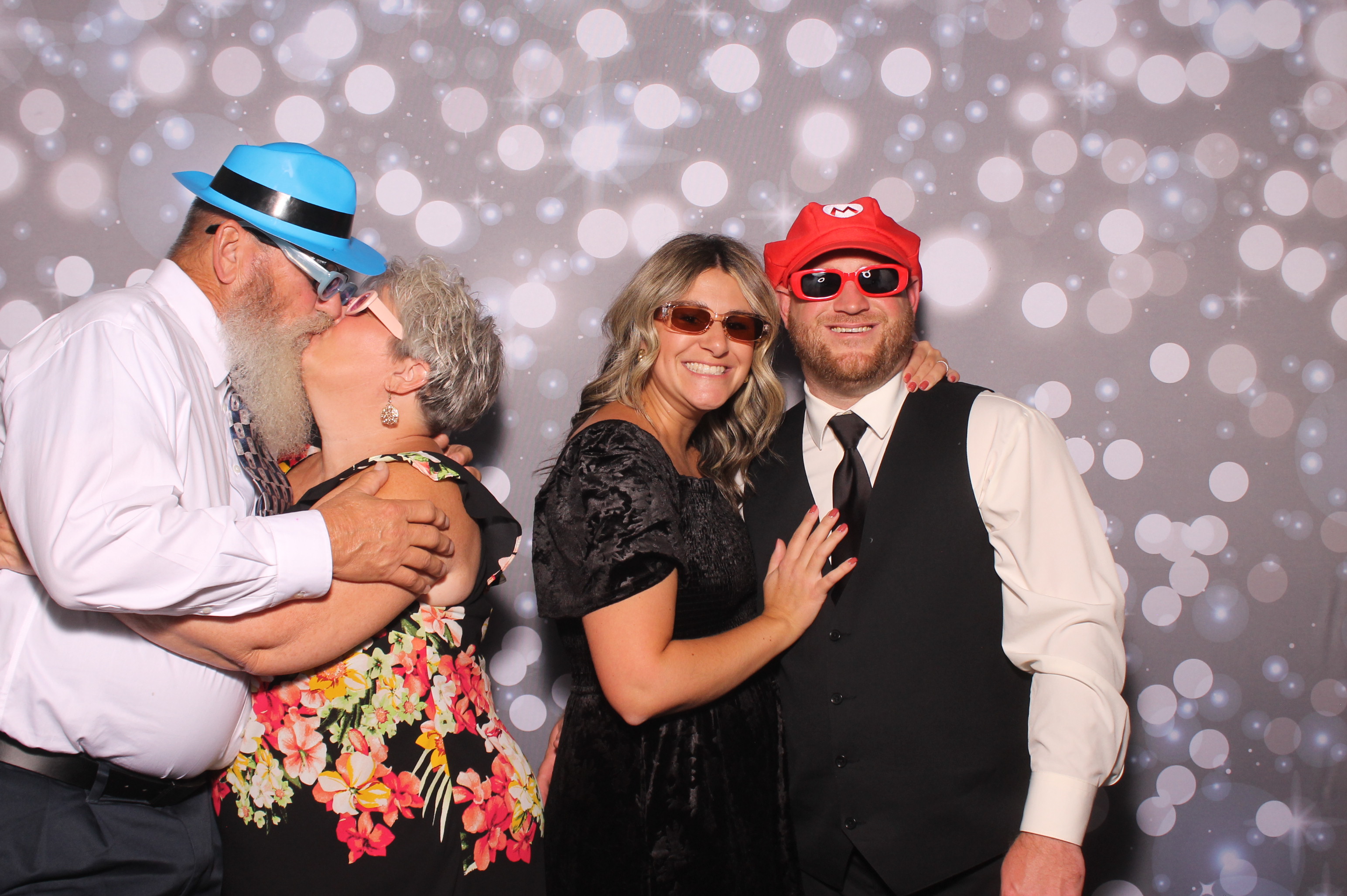 Lily & Jordan Wedding | View more photos from the event at gallery.photoboothcincy.com/u/PhotoBoothCincy/Lily-Jordan-Wedding