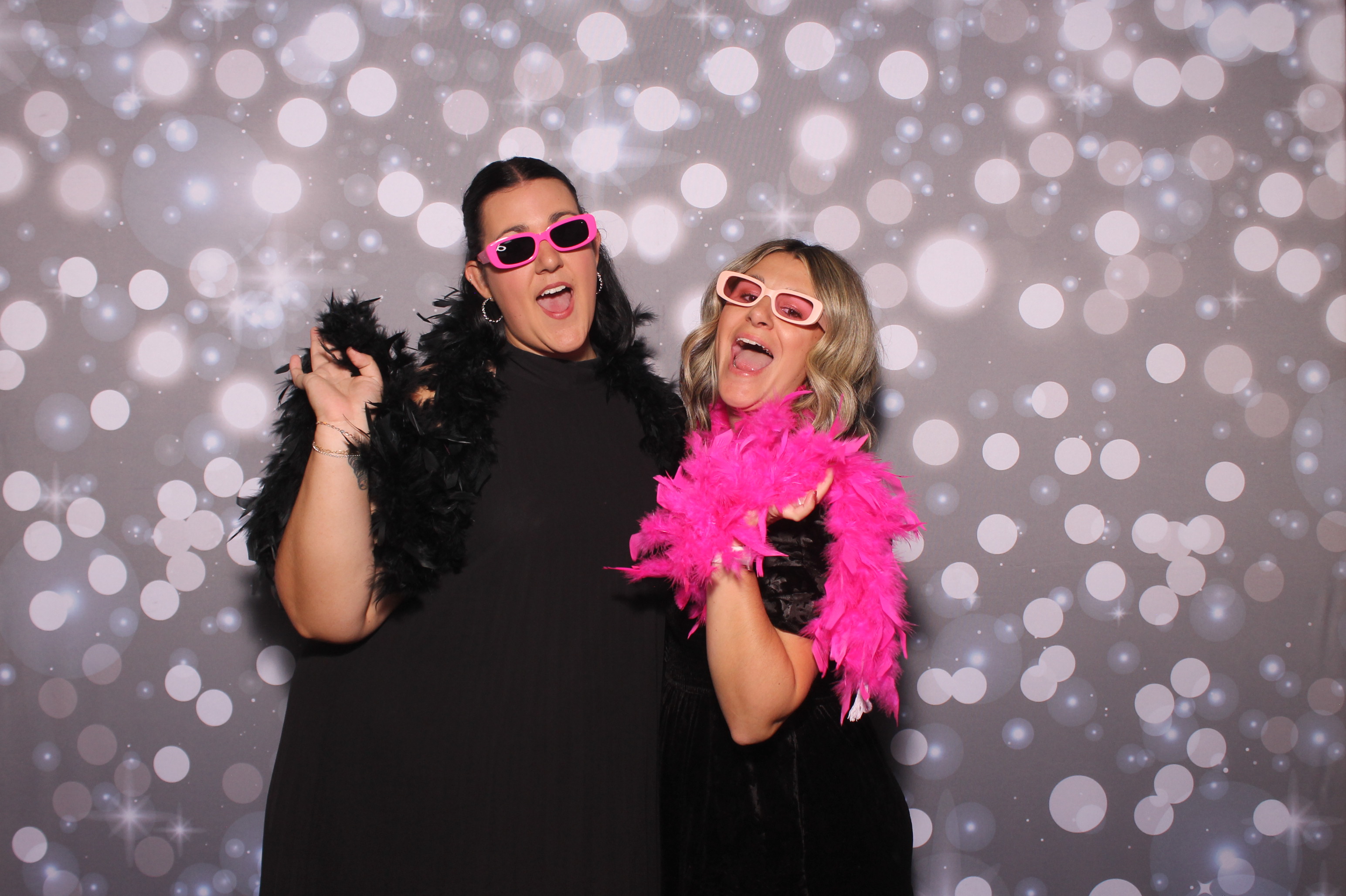 Lily & Jordan Wedding | View more photos from the event at gallery.photoboothcincy.com/u/PhotoBoothCincy/Lily-Jordan-Wedding