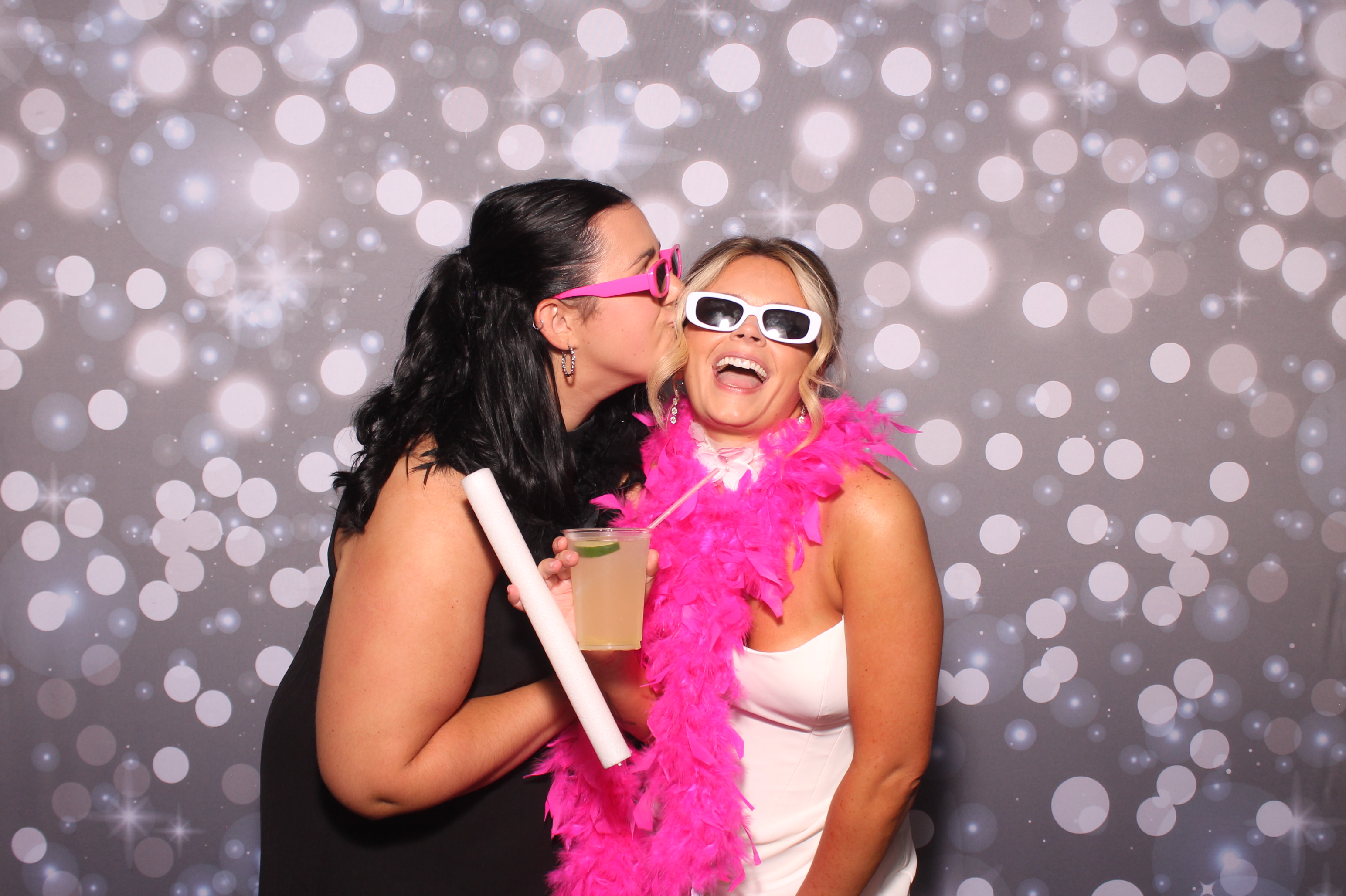 Lily & Jordan Wedding | View more photos from the event at gallery.photoboothcincy.com/u/PhotoBoothCincy/Lily-Jordan-Wedding